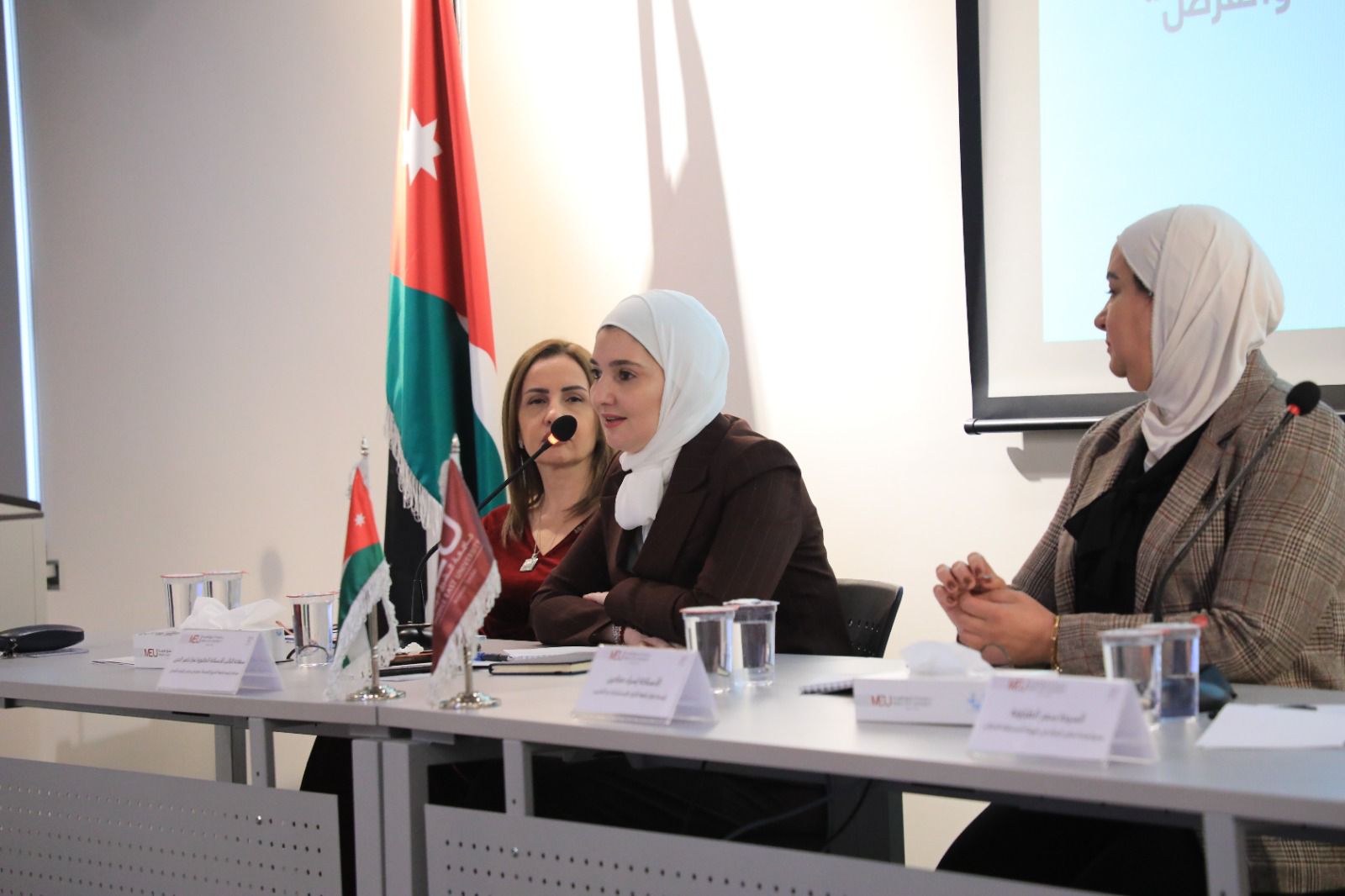 حوارية في الشرق الأوسط حول العنف الانتخابي ضد المرأة