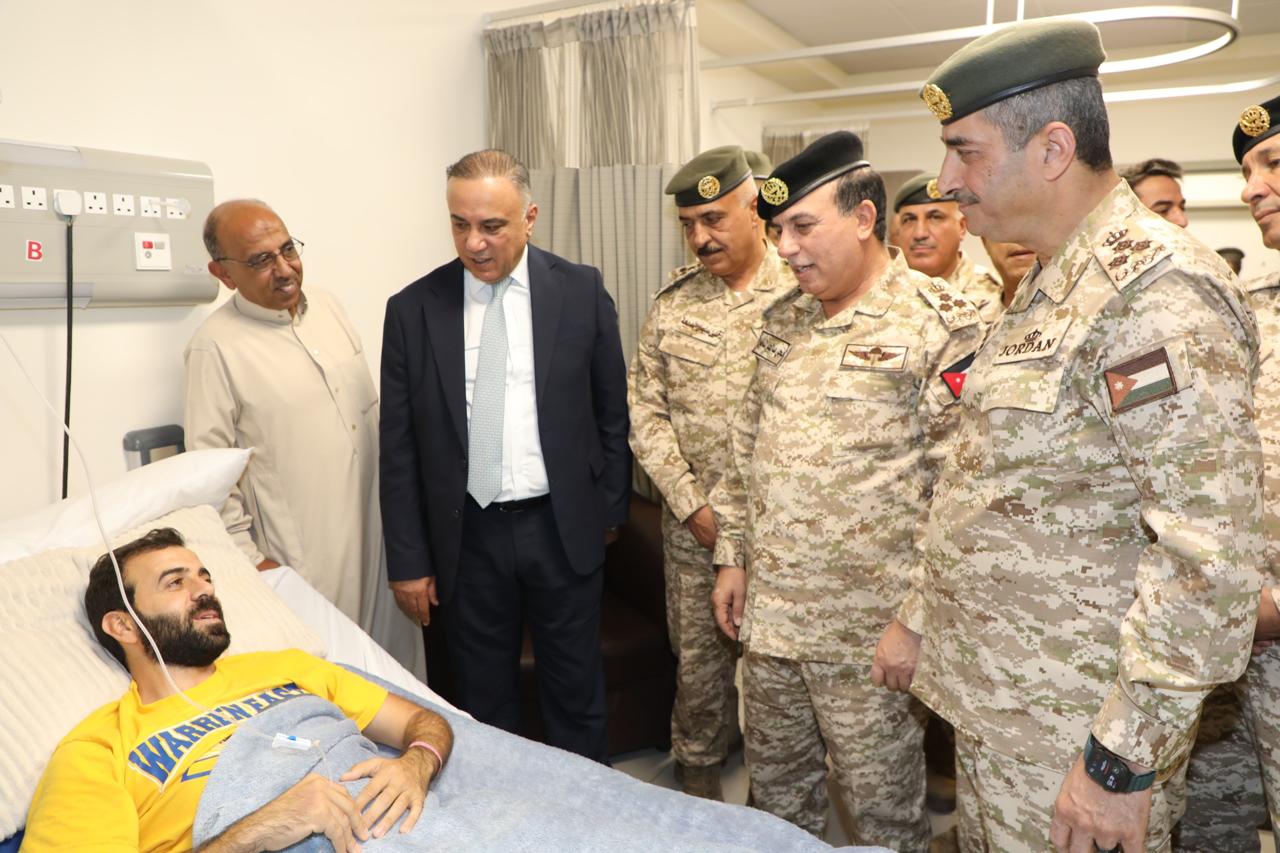 المساعد للعمليات والتدريب يعود مصابي لواء الرمثا