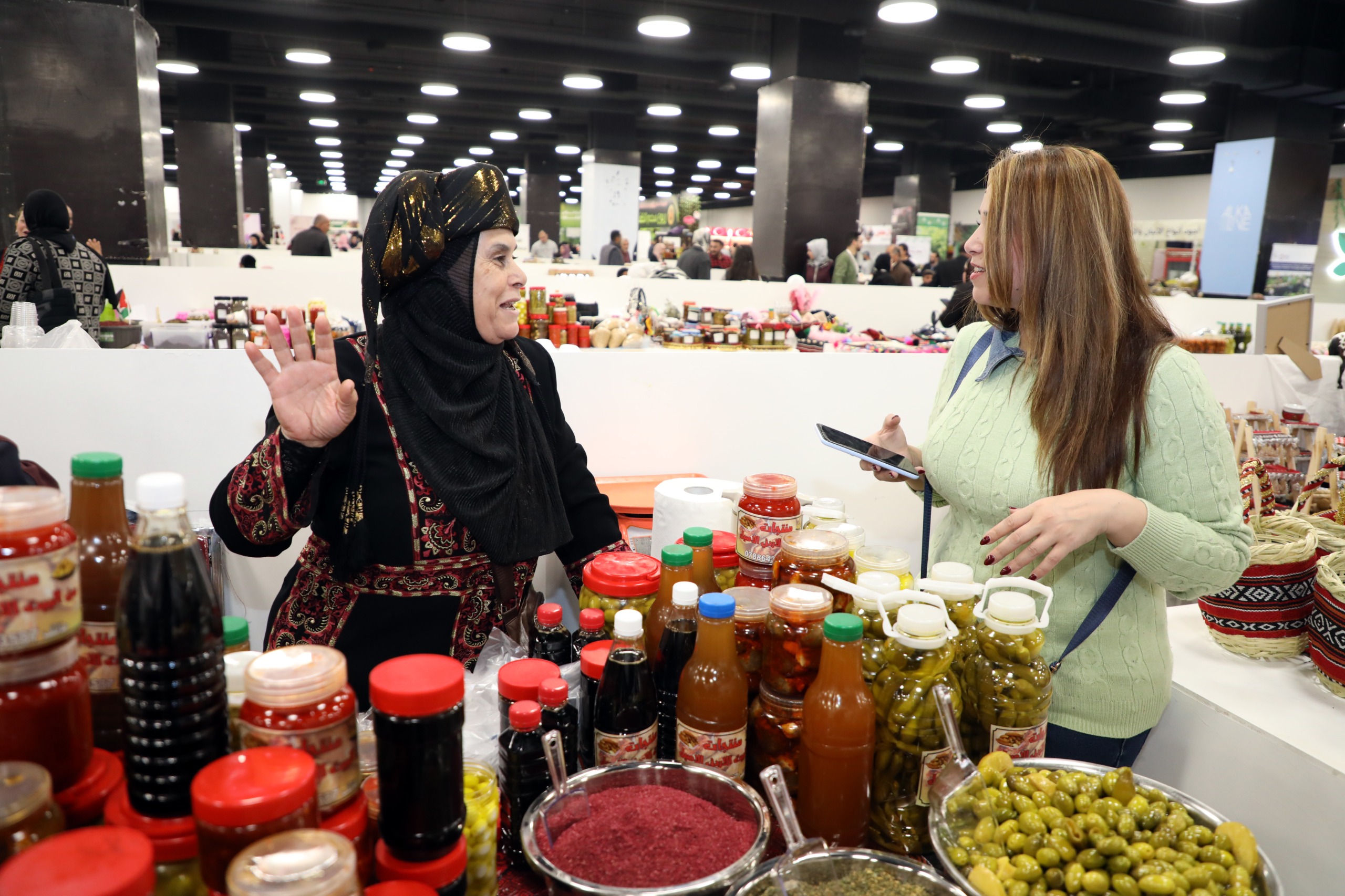 نساء من الريف يروين سيرة الأرض في مهرجان الزيتون الوطني 25