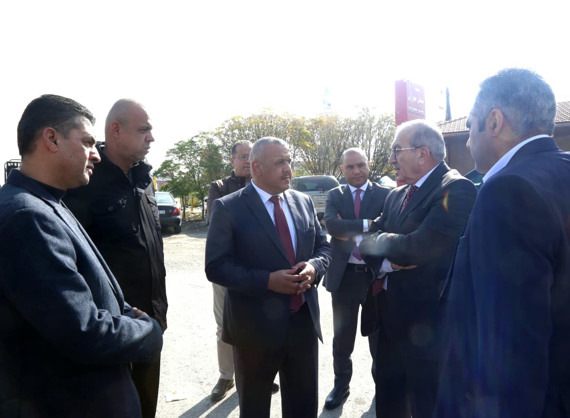 وزير الأشغال يتفقد الواقع المروري لطريق الرمثا - جابر