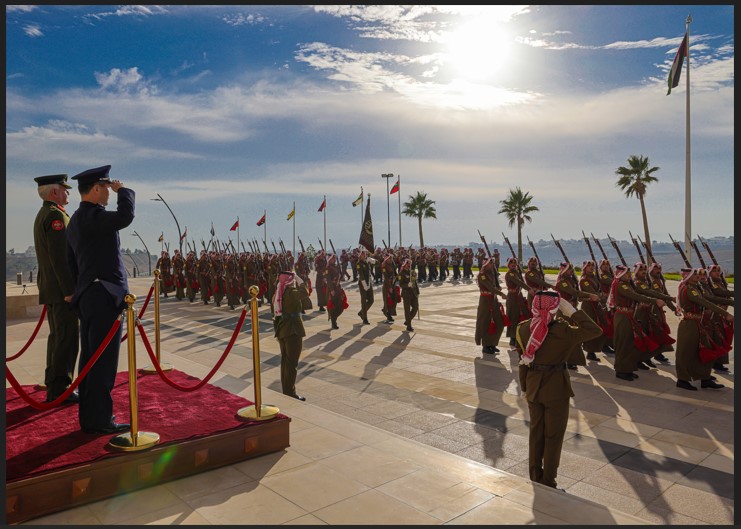 اللواء الحنيطي يستقبل رئيس أركان قوات الدفاع الذاتية اليابانية