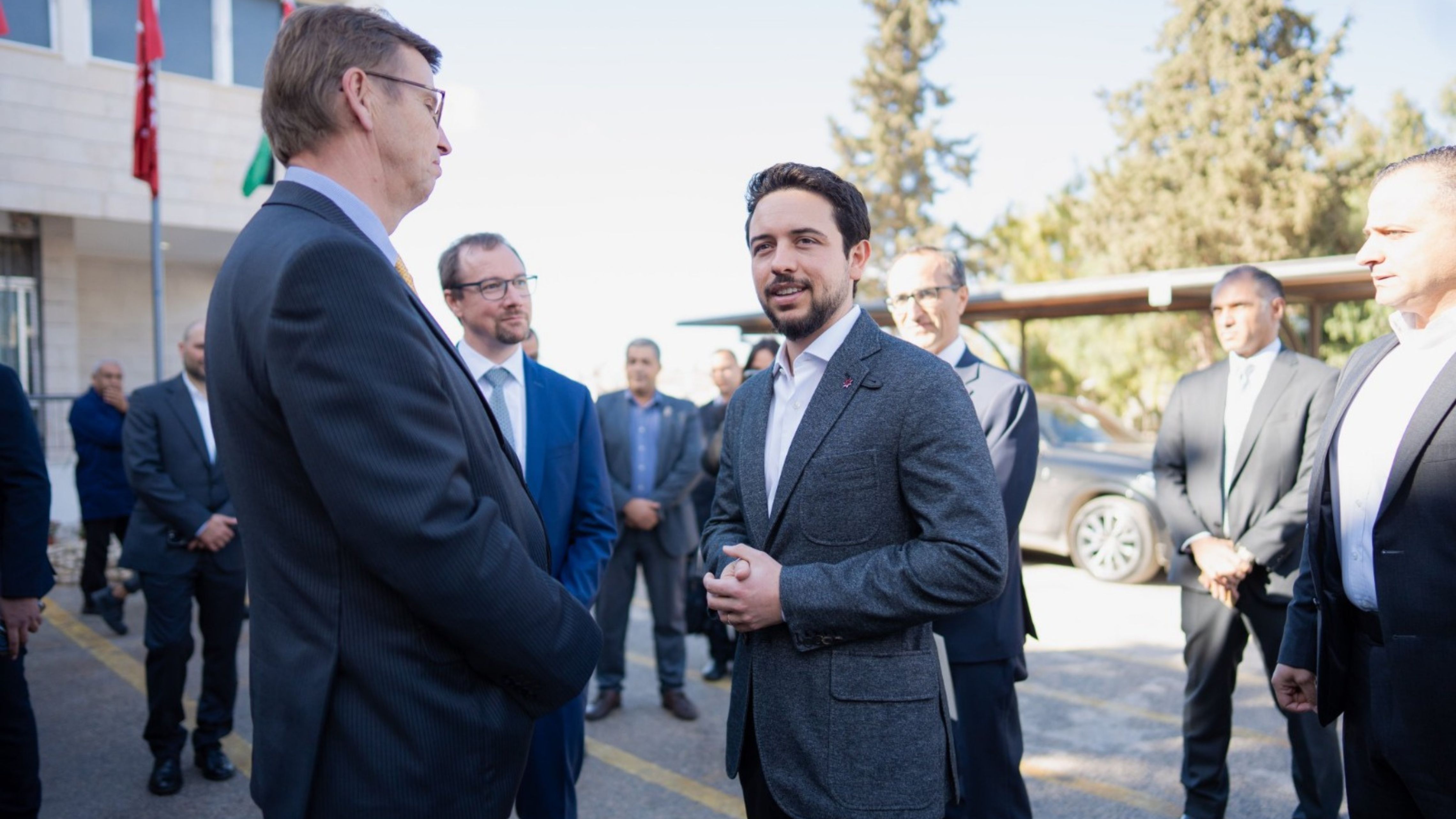 ولي العهد يفتتح حاضنة أعمال في كلية التدريب المهني المتقدم في إربد ويزور فرع الكلية بحكما