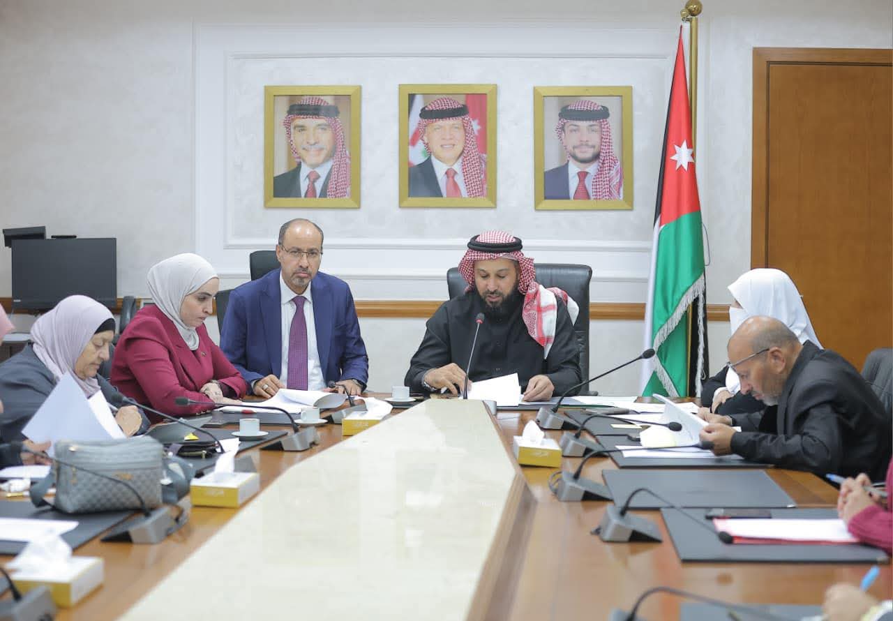 التربية النيابية تبحث خطط وعملها 