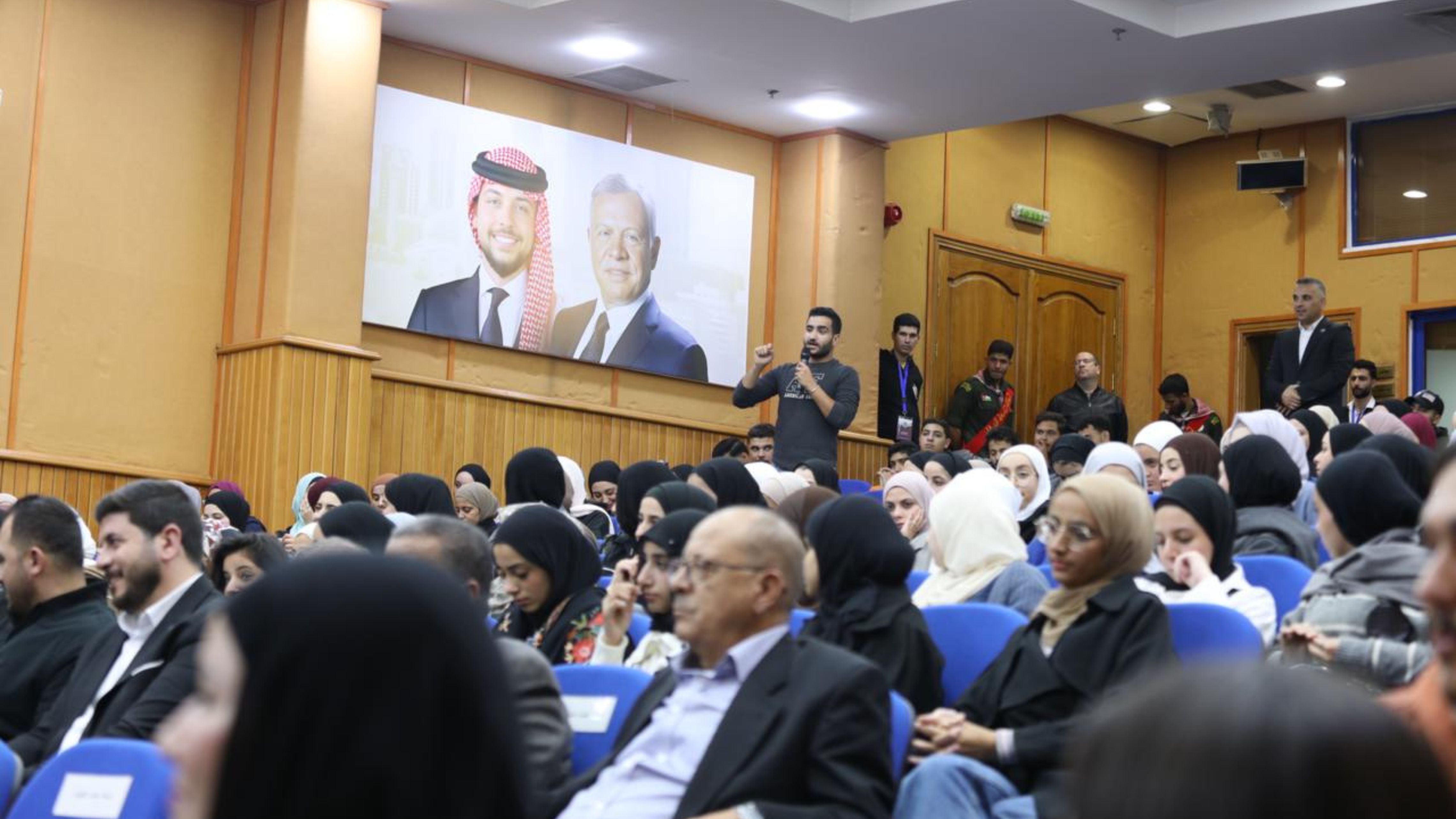 رئيس مستقلة الانتخاب يؤكد أهمية أهمية توعية الشباب ومشاركتهم في الحياة السياسية