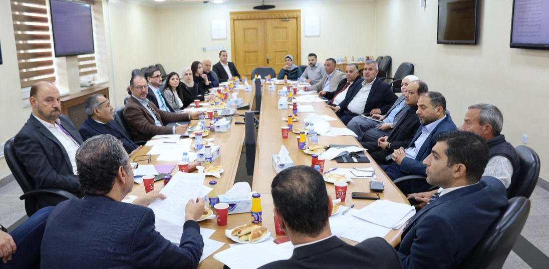 وزير الطاقة يناقش تعديلات مقترحة على قانون المصادر الطبيعية 