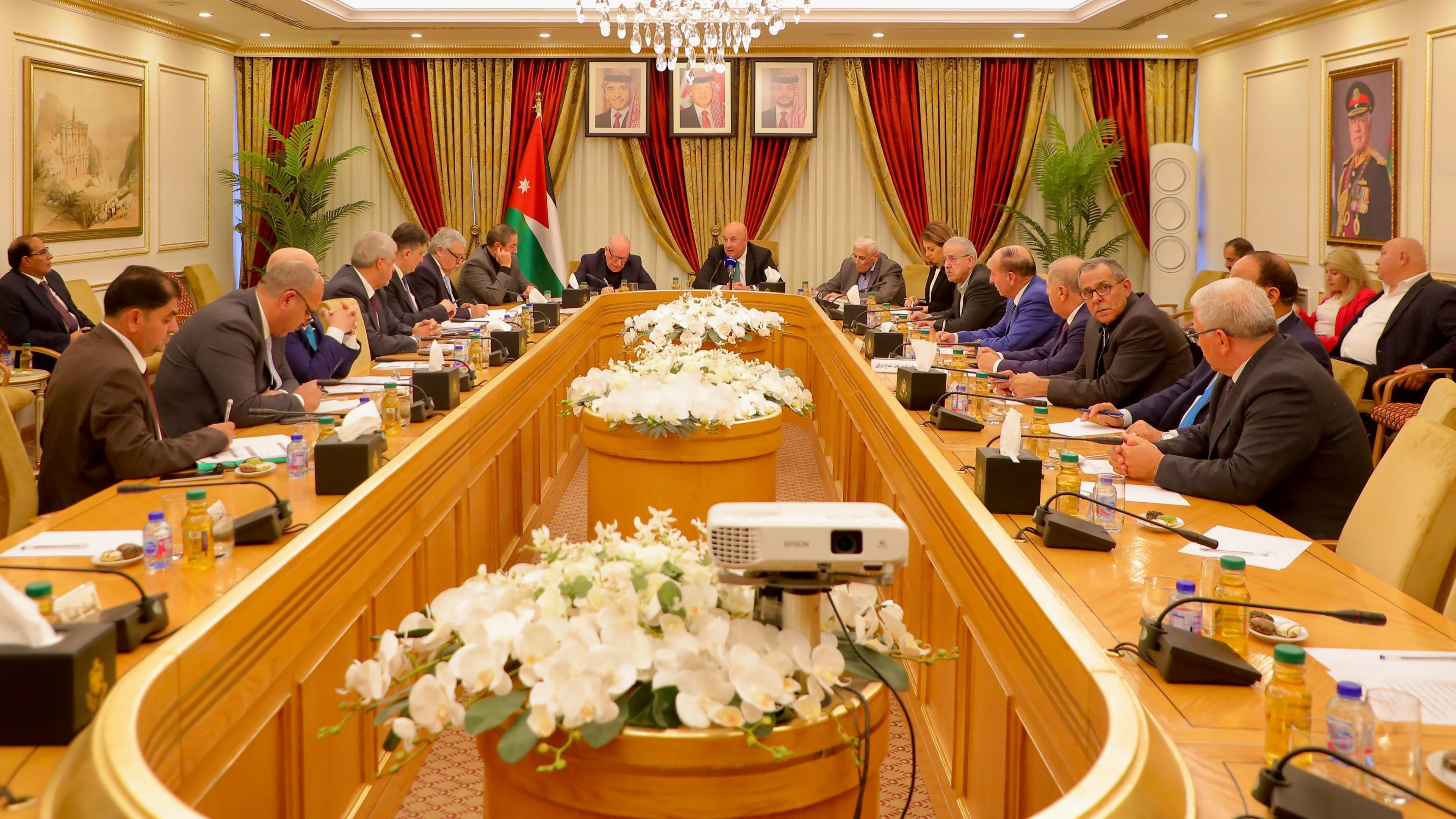 مالية الأعيان تبحث خطط ومشاريع وزارة النقل 