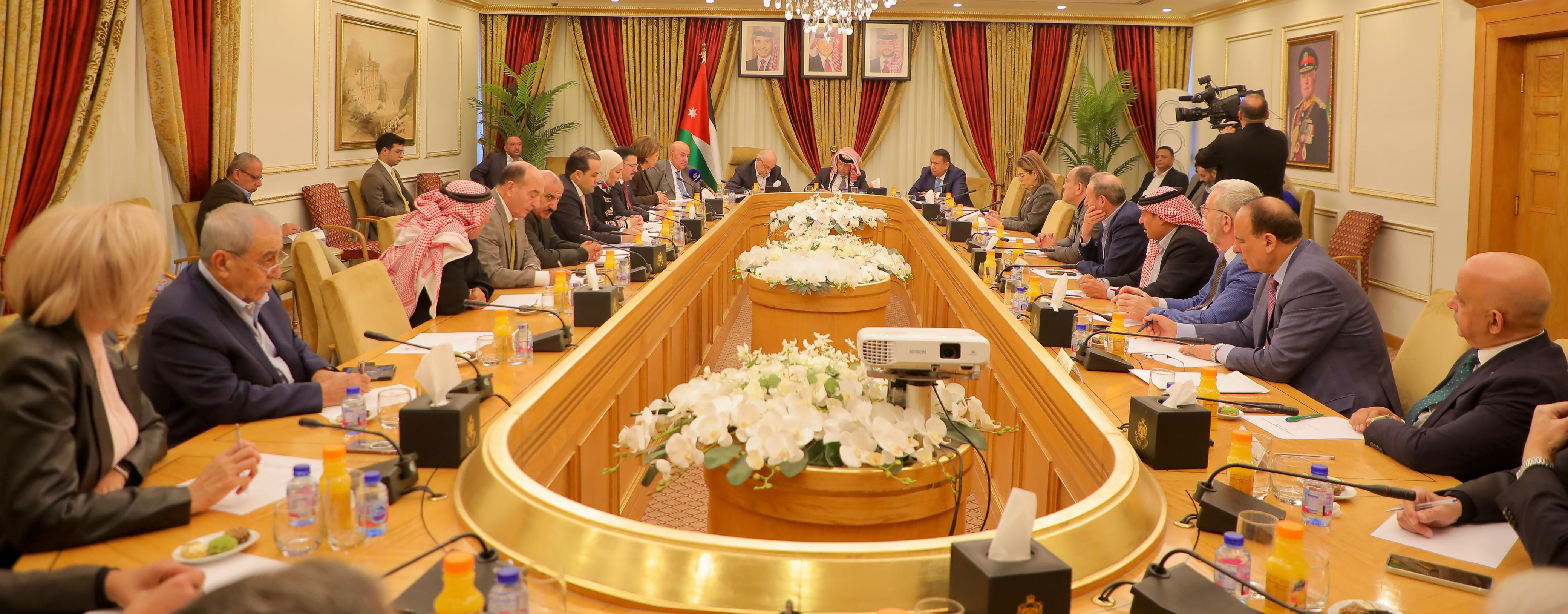 مشتركة في الأعيان تبحث خطة تطوير القطاع العام 