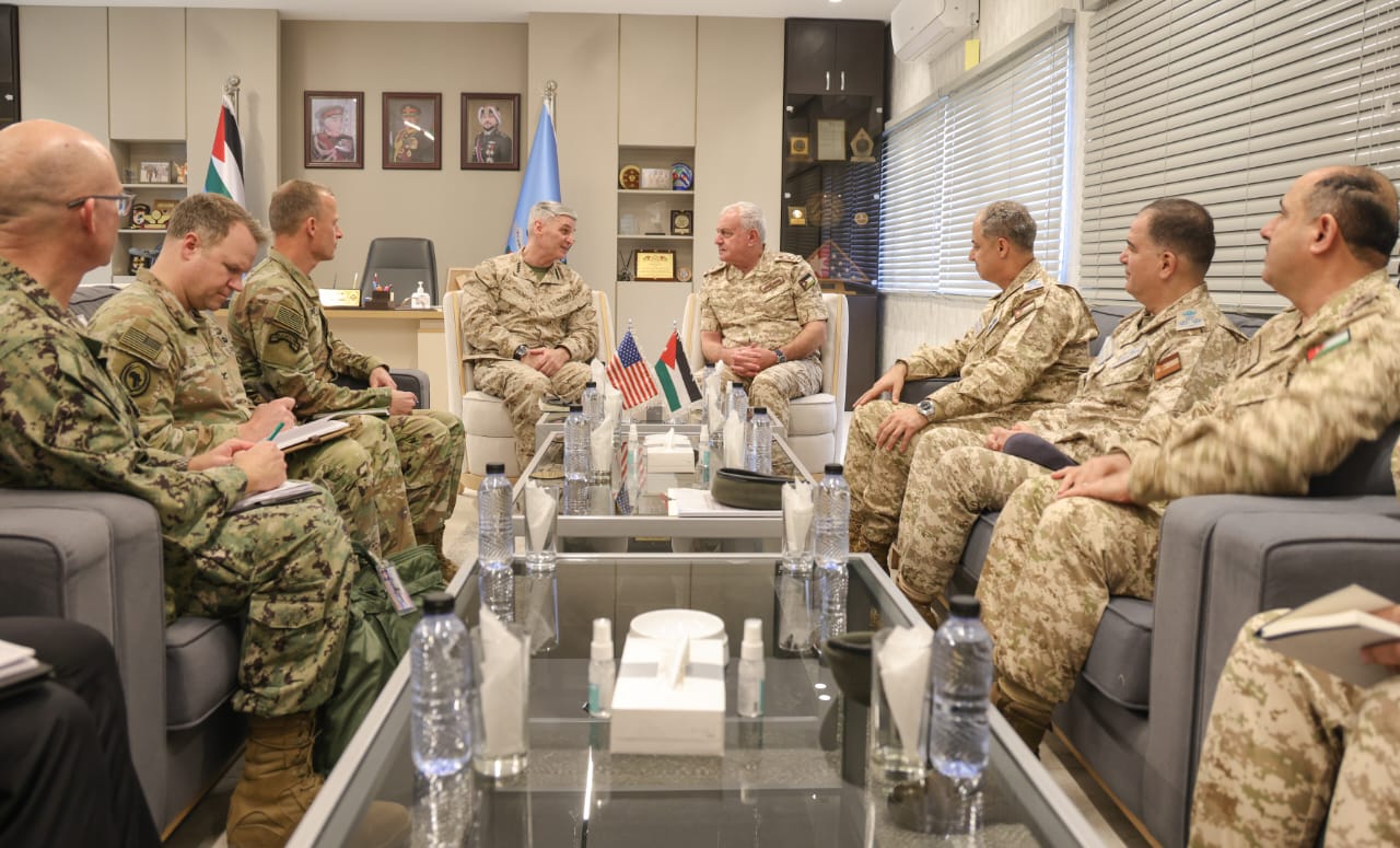 اللواء الركن الحنيطي يلتقي نائب رئيس هيئة الأركان المشتركة الأميركية