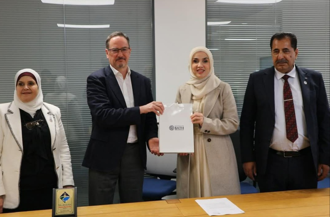 بحث آفاق التعاون الأكاديمي والبحثي بين جامعتي جدارا وباث البريطانية