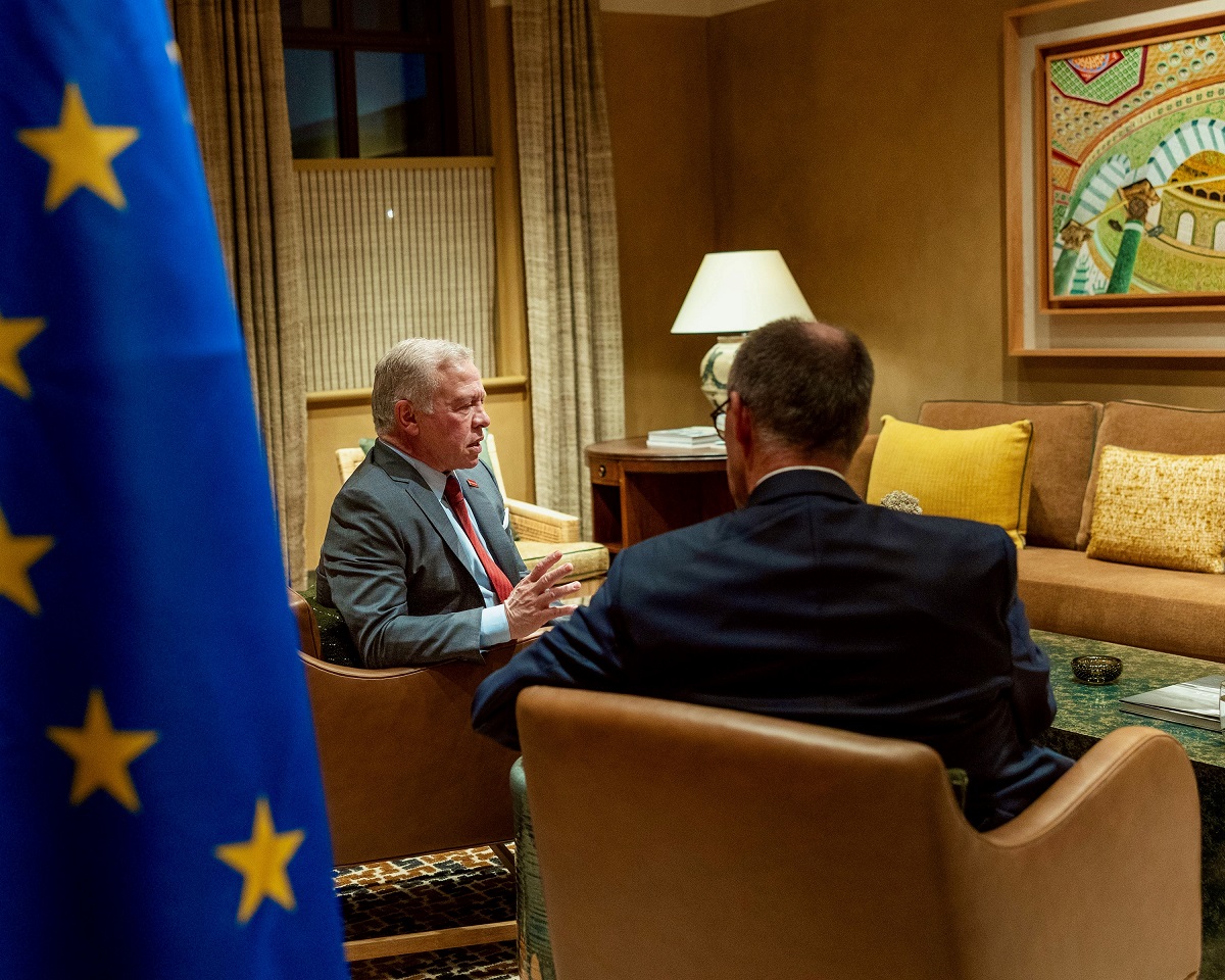 الملك يلتقي المستشار الألماني في العقبة لبحث سبل توطيد الشراكة الاستراتيجية وأبرز تطورات الإقليم