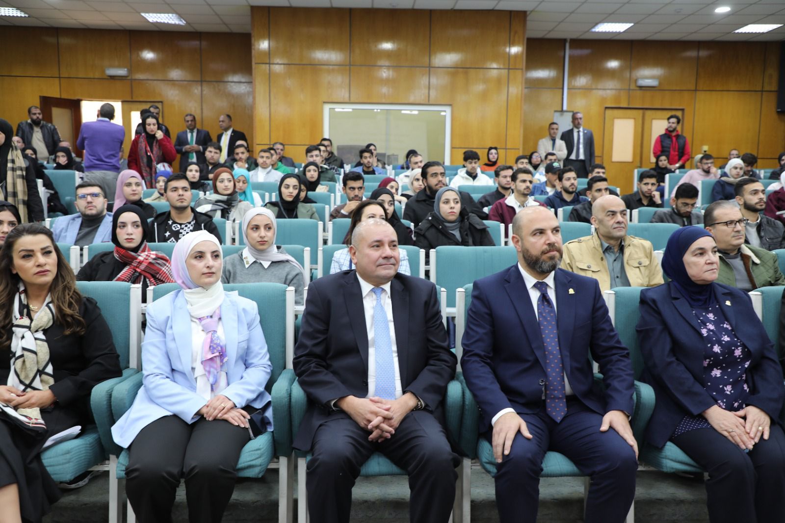 وزير الشؤون السياسية: الشباب يمثلون القوة المؤثرة في مسيرة الوطن