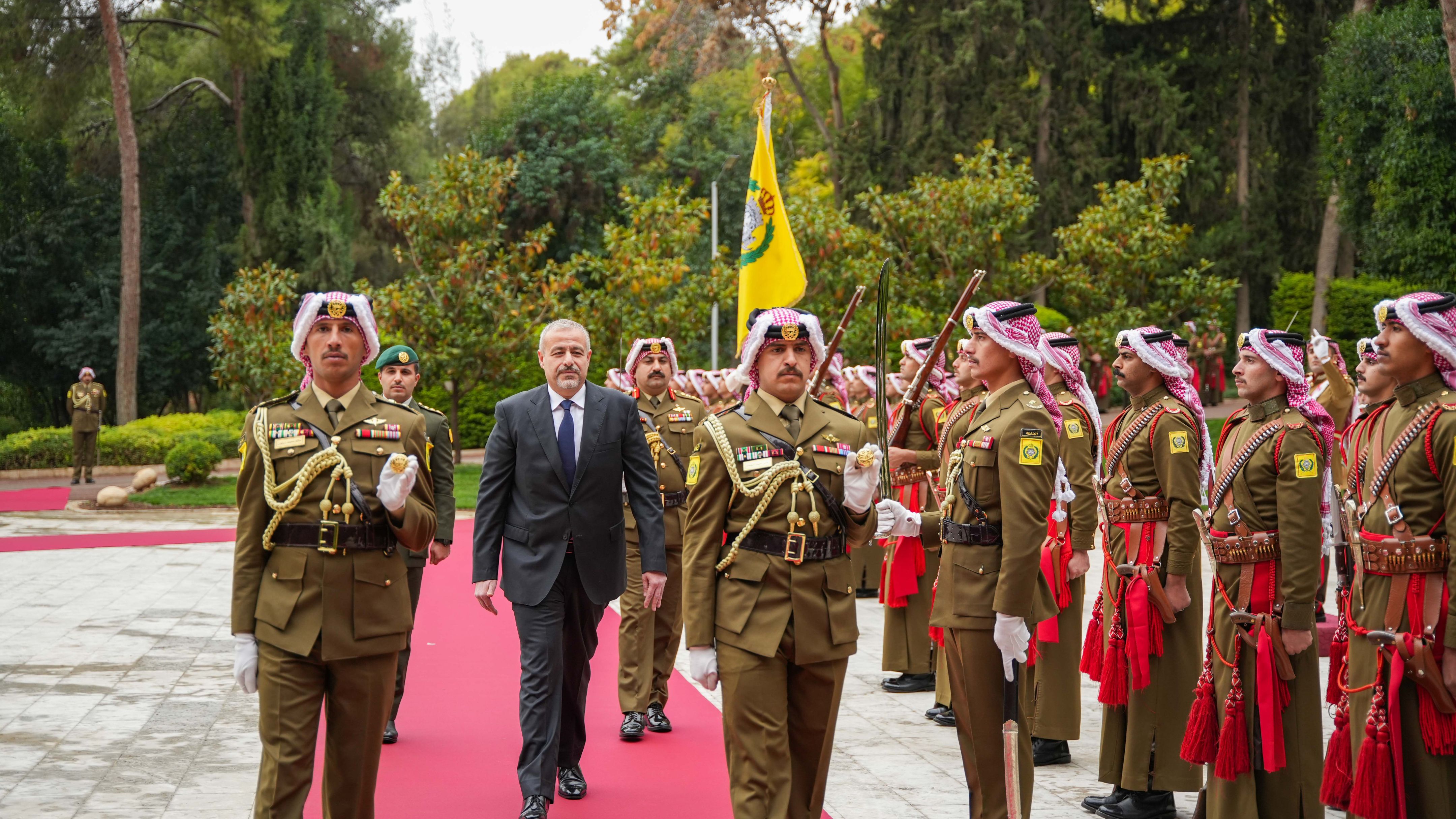 الملك يتقبل أوراق اعتماد عدد من السفراء