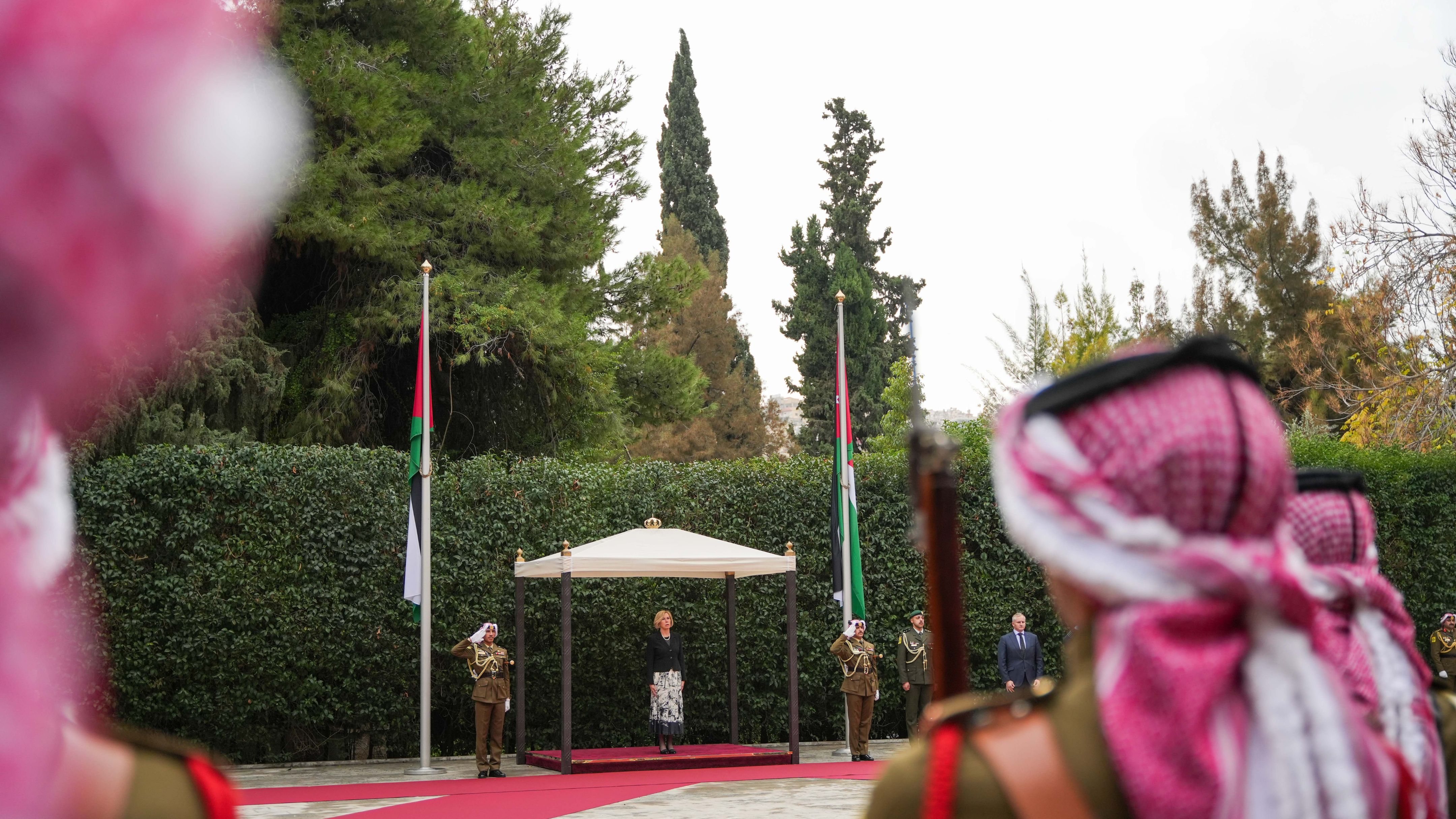 الملك يتقبل أوراق اعتماد عدد من السفراء