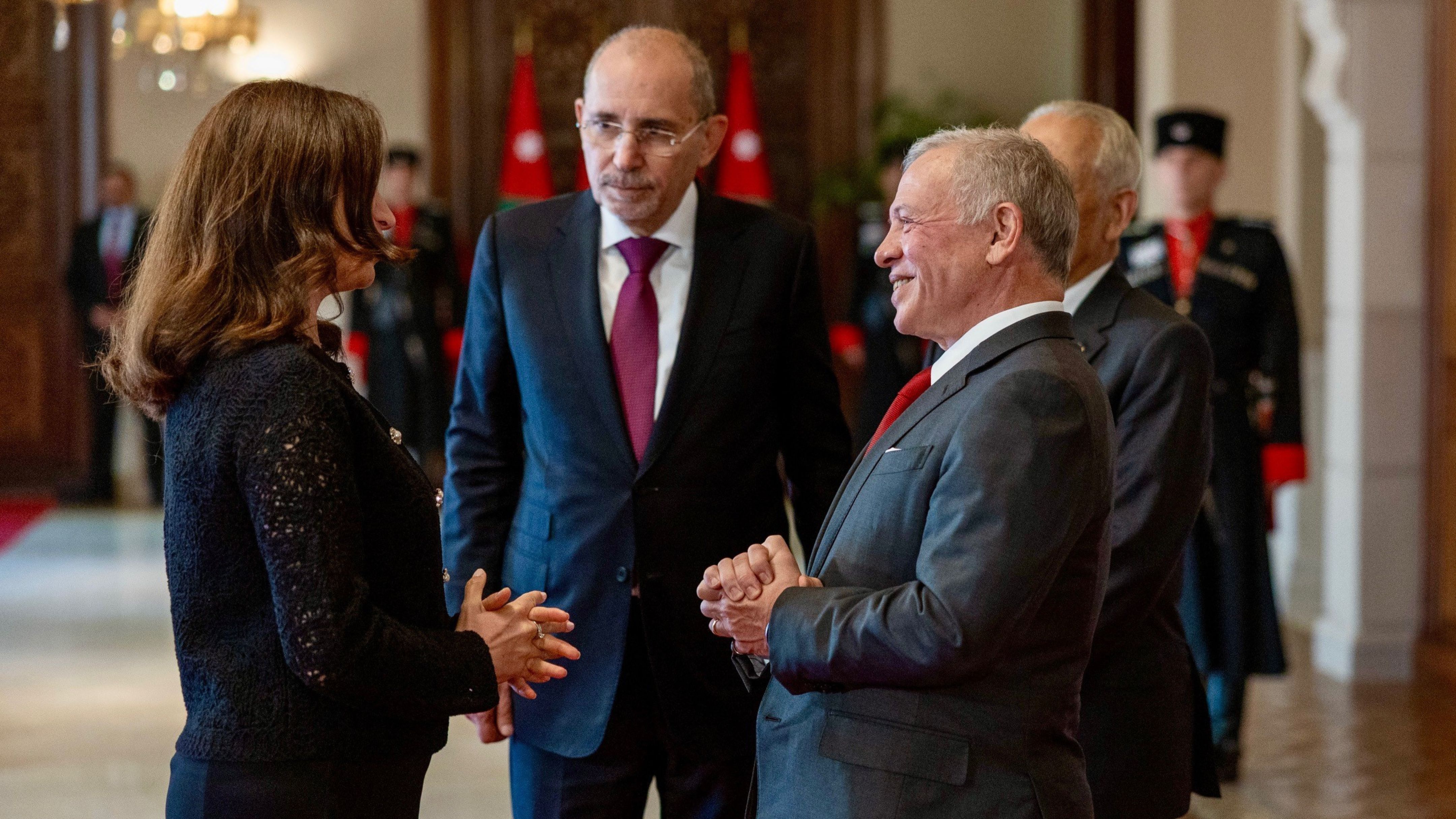 الملك يتقبل أوراق اعتماد عدد من السفراء