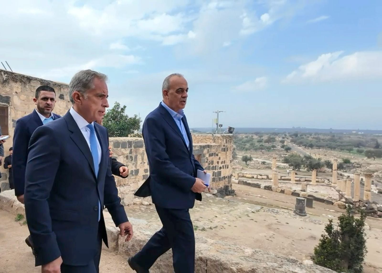 رئيس الوزراء يتفقد أربعة مواقع في جرش وإربد