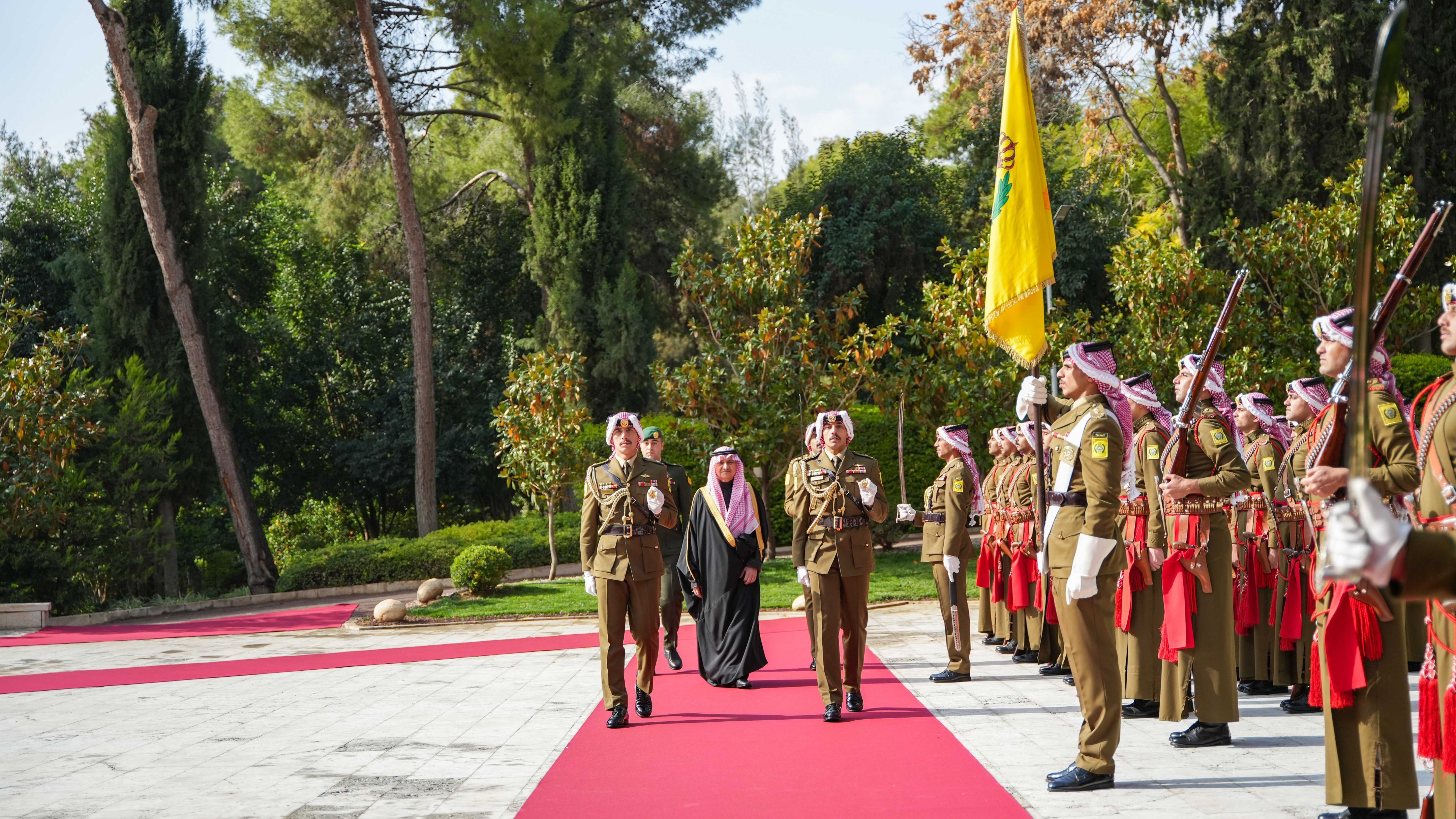 الملك يتقبل أوراق اعتماد عدد من السفراء