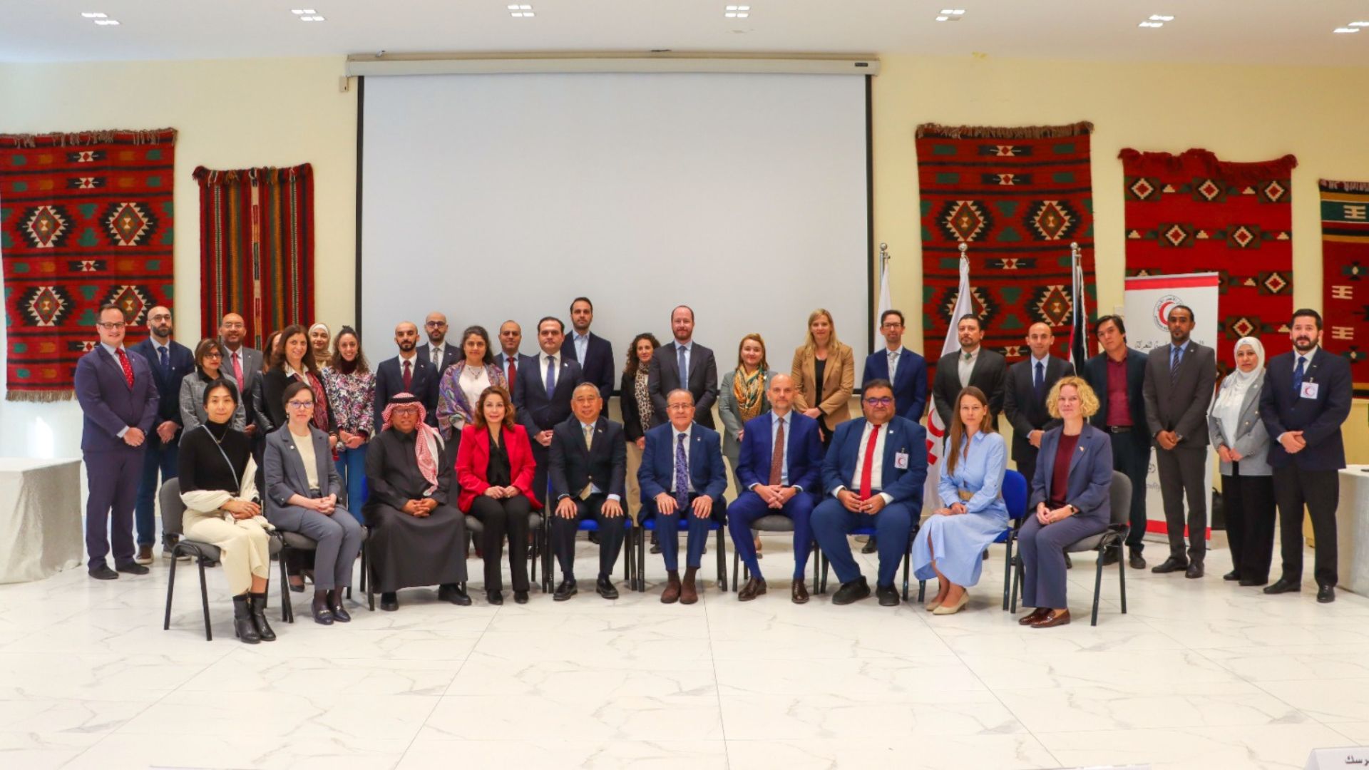 الهلال الأحمر الأردني: المبادئ الإنسانية ركيزة أساسية لحماية كرامة الأشخاص وأمنهم وسلامتهم