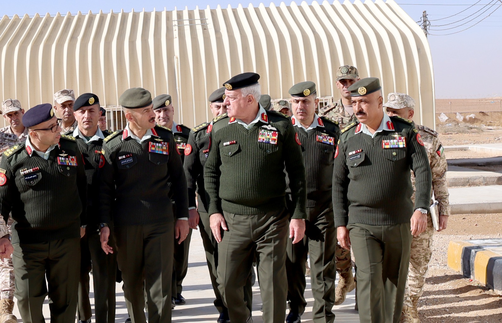 رئيس هيئة الأركان المشتركة يتفقد مركز تدريب خدمة العلم 