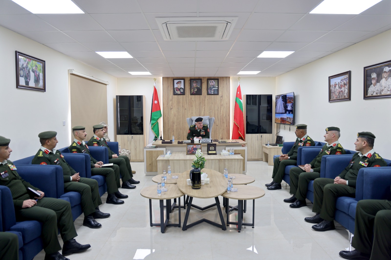 رئيس هيئة الأركان المشتركة يتفقد مركز تدريب خدمة العلم 