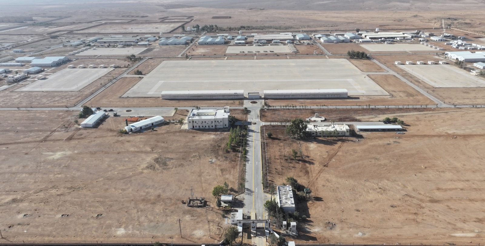 رئيس هيئة الأركان المشتركة يتفقد مركز تدريب خدمة العلم 