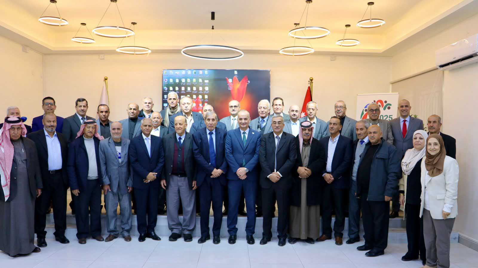 ورشة لرؤساء وأمناء صناديق الجمعيات التعاونية في إقليم الوسط