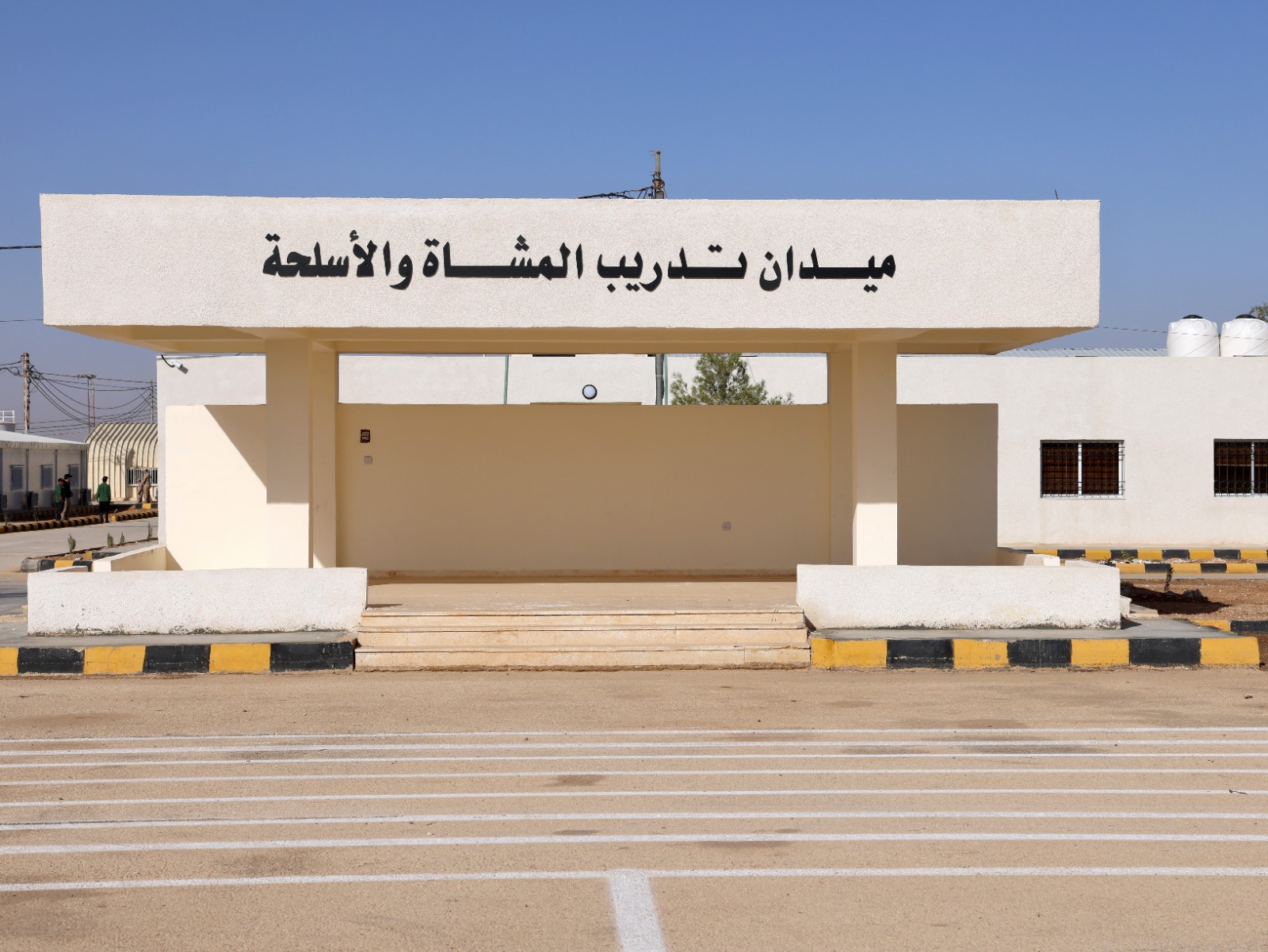 رئيس هيئة الأركان المشتركة يتفقد مركز تدريب خدمة العلم 