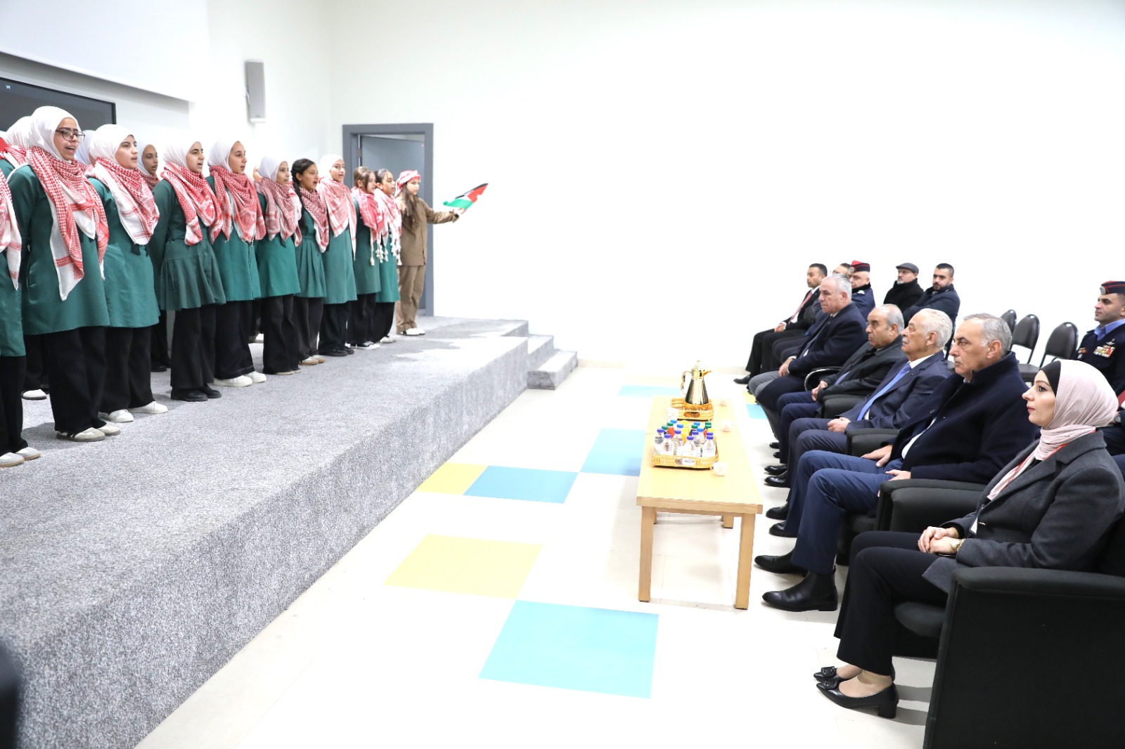 مندوبا عن الملك.. العيسوي يفتتح مدرستي حي المطار واليادودة النموذجيتين 