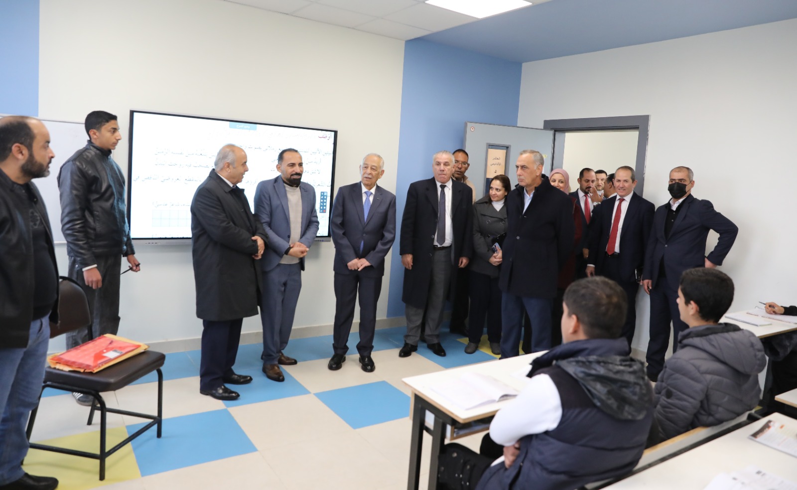 مندوبا عن الملك.. العيسوي يفتتح مدرستي حي المطار واليادودة النموذجيتين 