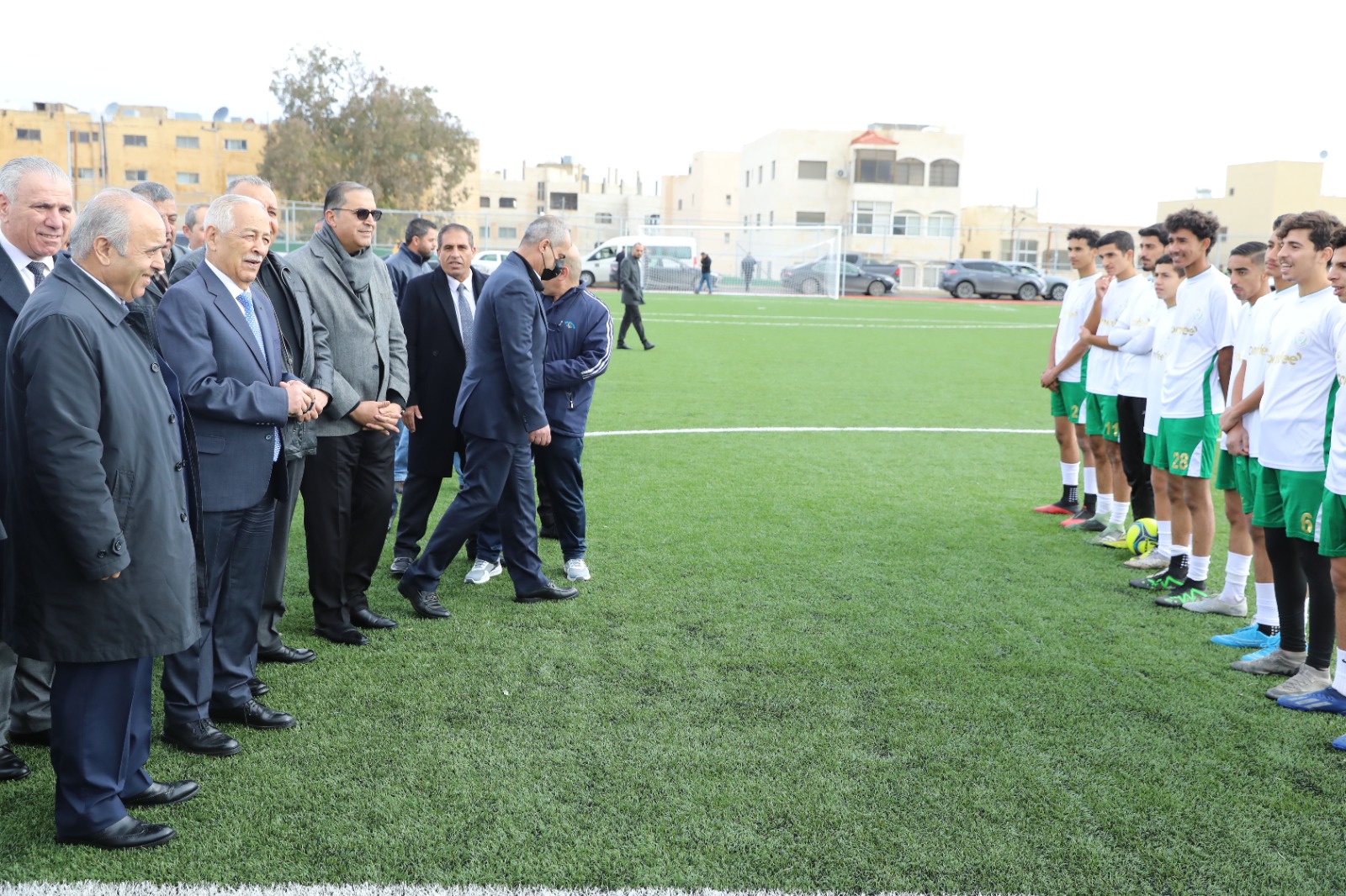 مندوبا عن الملك.. العيسوي يفتتح مدرستي حي المطار واليادودة النموذجيتين 