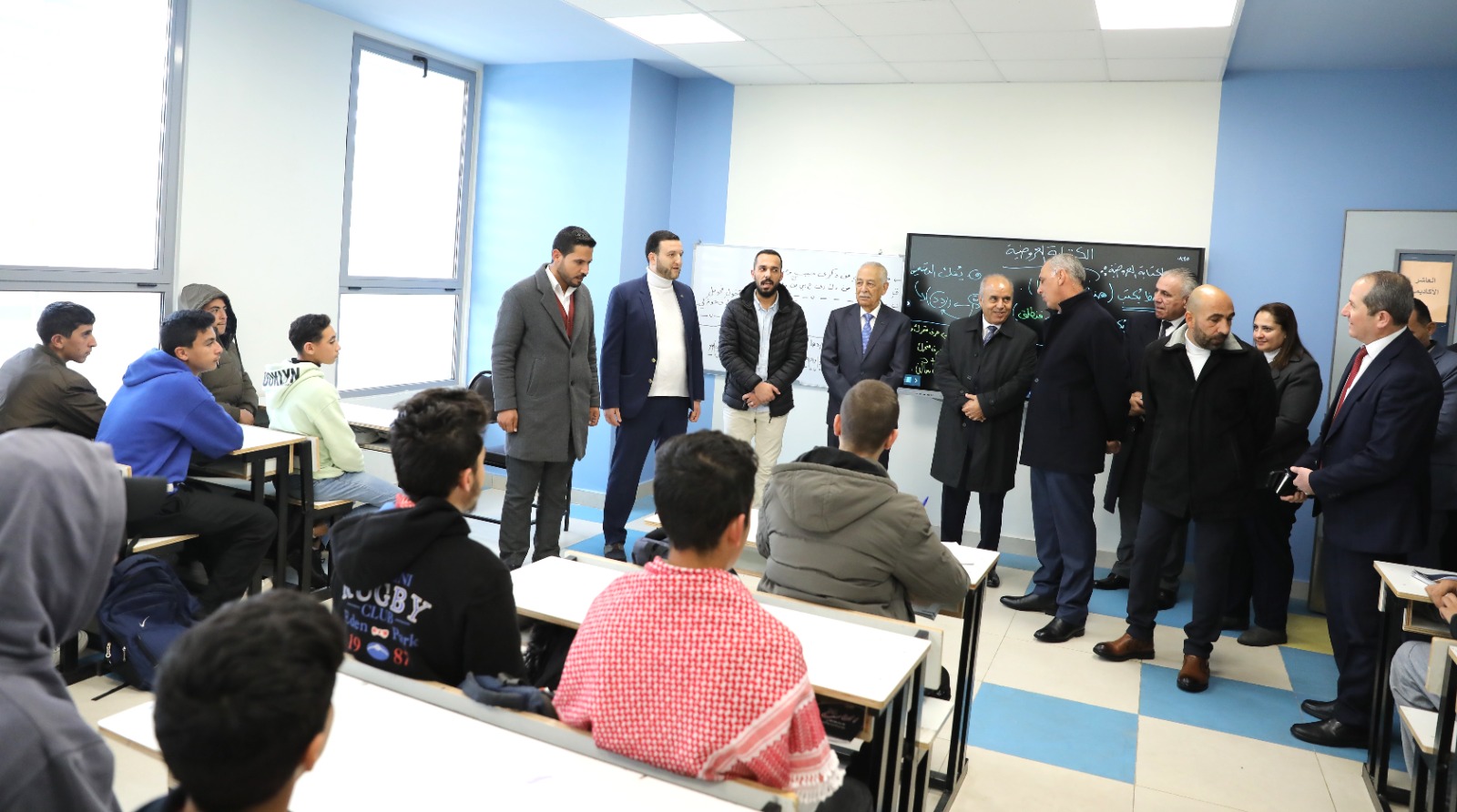 مندوبا عن الملك.. العيسوي يفتتح مدرستي حي المطار واليادودة النموذجيتين 