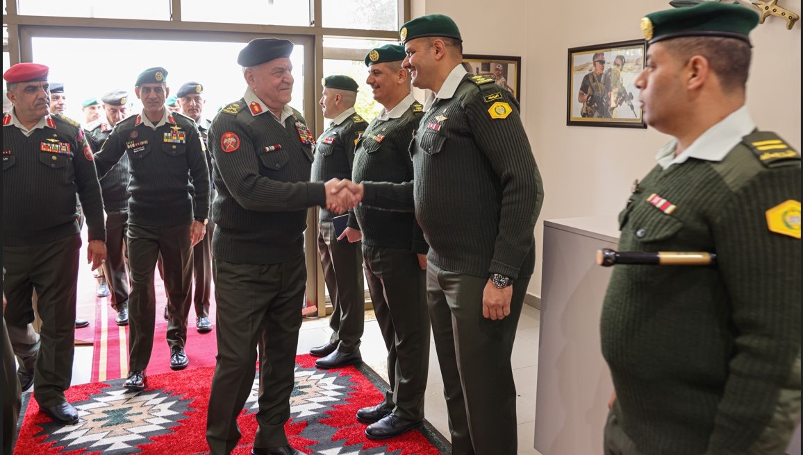 رئيس هيئة الأركان يزور الحرس الملكي الخاص