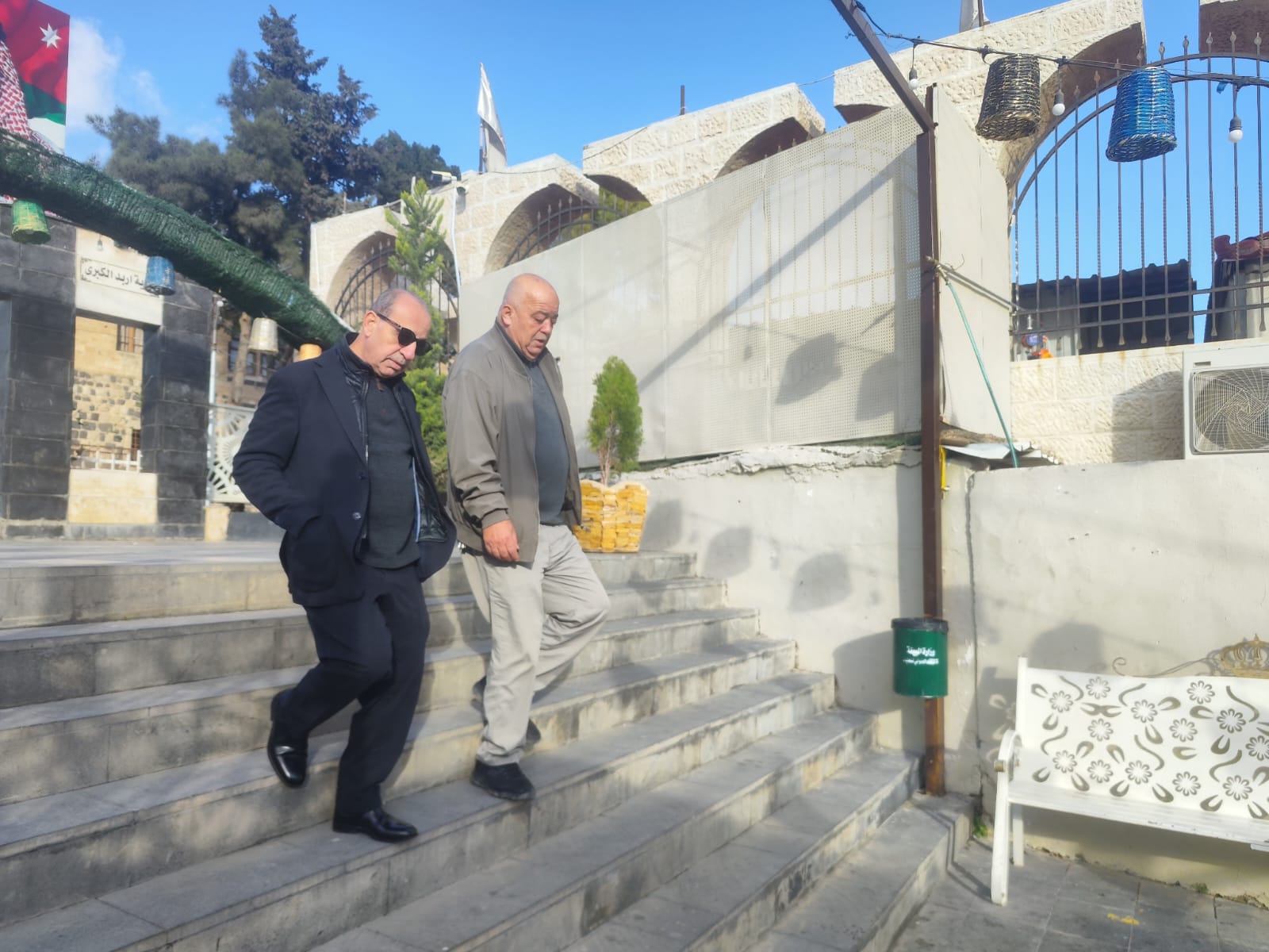 وزير الإدارة المحلية يتفقد مشروع تطوير وسط مدينة إربد