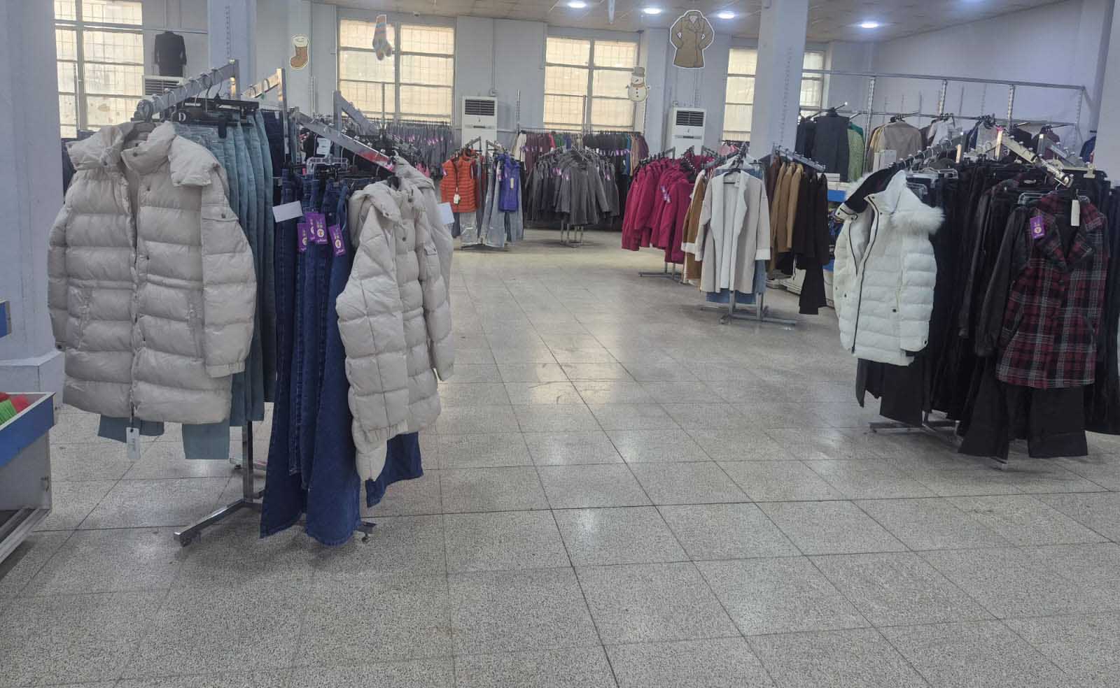 بنك الملابس الخيري يقيم نشاطا إنسانيا في عمان والكرك