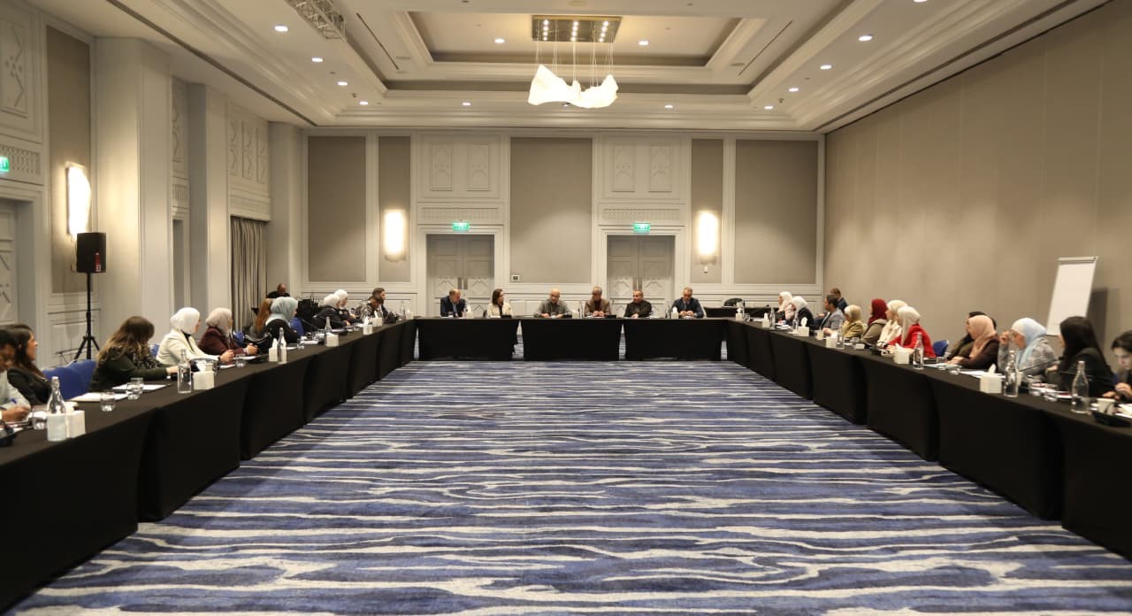 مستقلة الانتخاب تعقد لقاء مع طلبة ماجستير السياسات الانتخابية