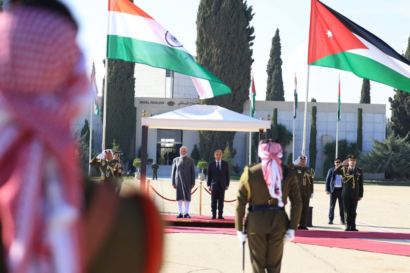 رئيس الوزراء يستقبل رئيس وزراء جمهورية الهند الذي بدأ زيارة عمل رسمية إلى المملكة