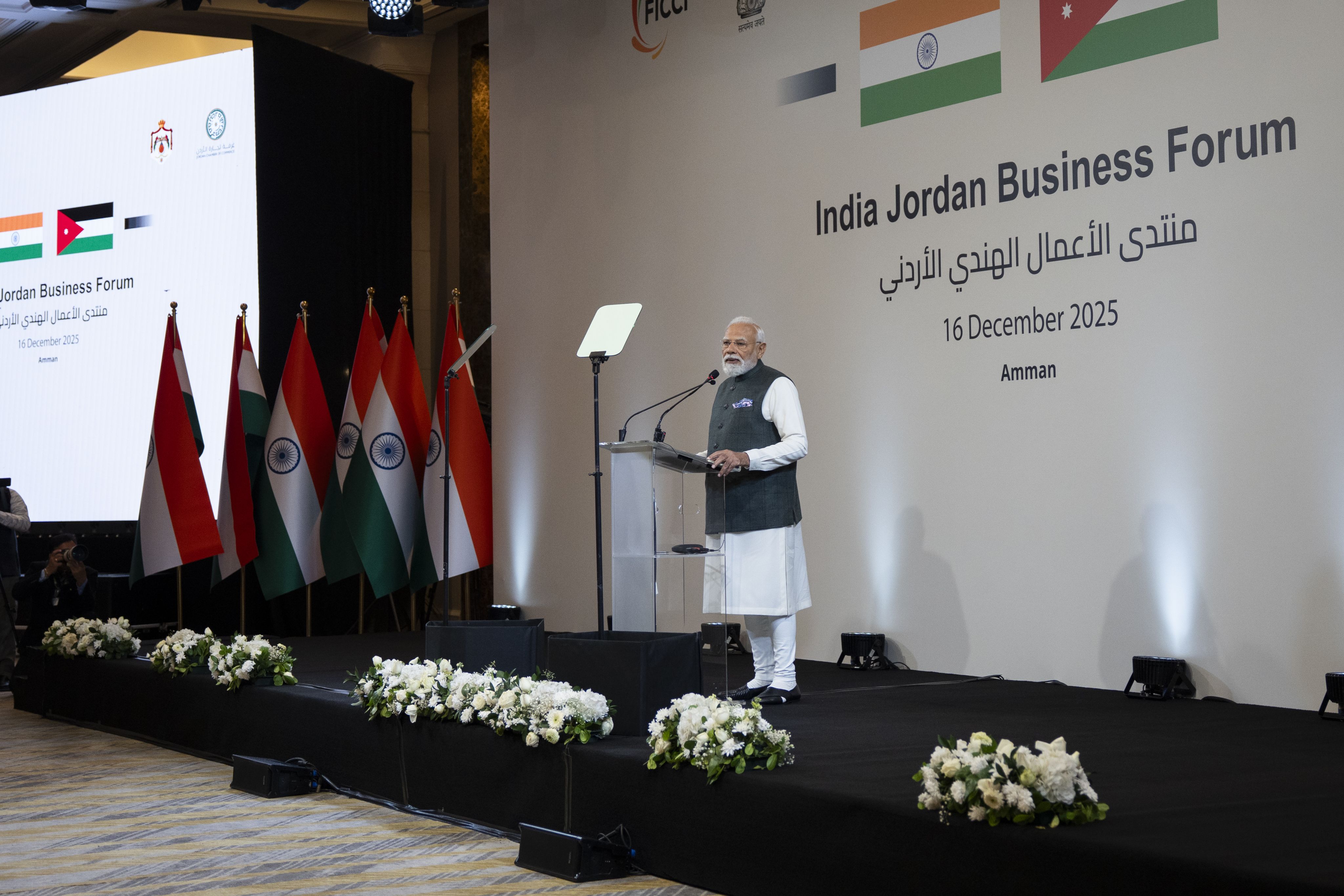 الملك ورئيس الوزراء الهندي يحضران الجلسة الافتتاحية لمنتدى الأعمال الهندي الأردني في عمان