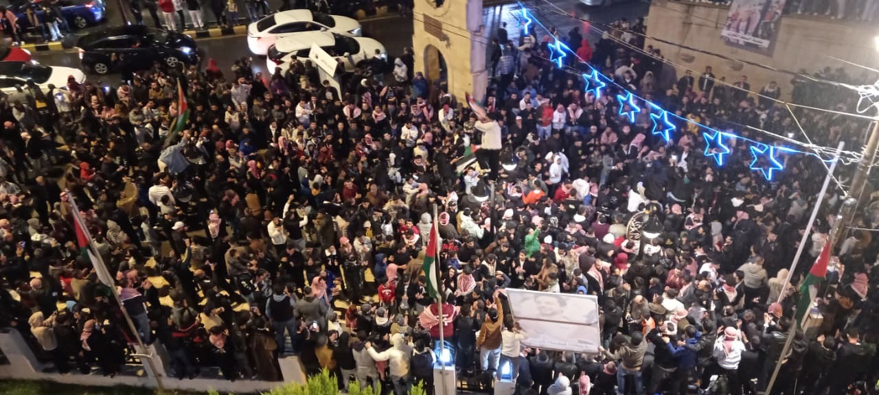الجماهير الأردنية تخرج للشوارع احتفالا بتأهل النشامى إلى نهائي كأس العرب