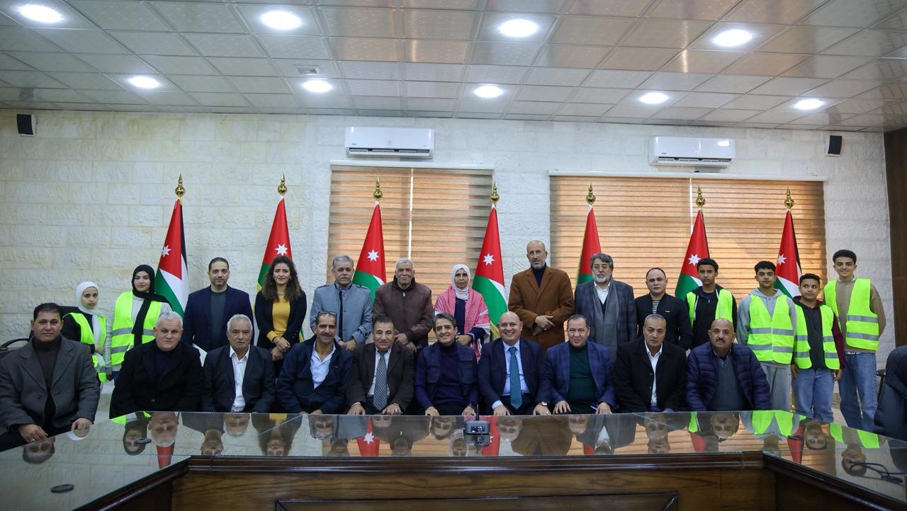 العدوان يلتقي فاعليات شبابية ورياضية في جرش في اليوم المفتوح