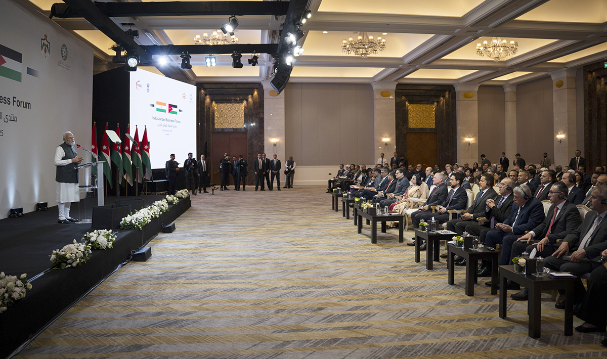 الملك ورئيس الوزراء الهندي يحضران الجلسة الافتتاحية لمنتدى الأعمال الهندي الأردني في عمان