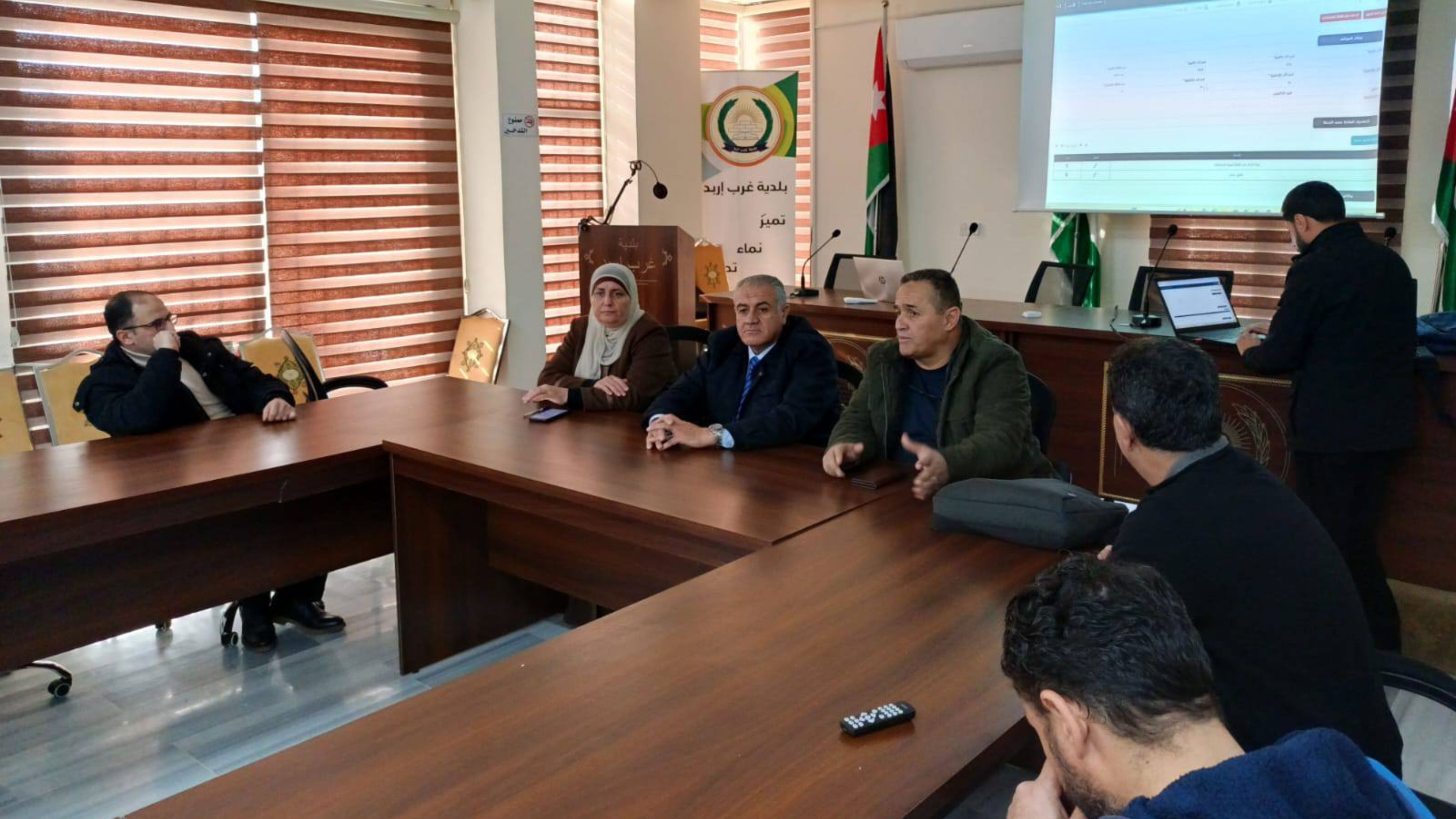 بلدية غرب إربد  تبدأ بإصدار براءة الذمة العقارية إلكترونيا