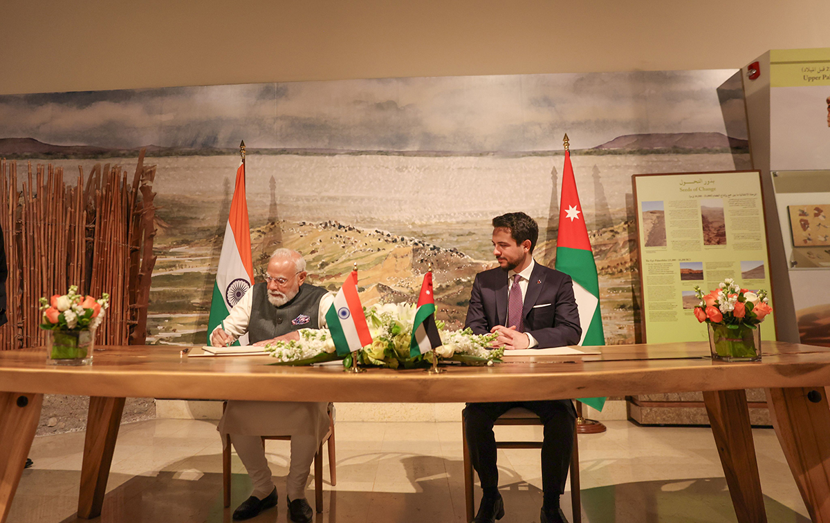 ولي العهد يصطحب رئيس الوزراء الهندي في زيارة إلى متحف الأردن