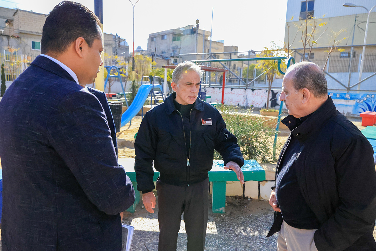 رئيس الوزراء يتفقَّد عدداً من المواقع في مناطق عين الباشا والبقعة وصافوط وأم الدنانير في محافظة البلقاء