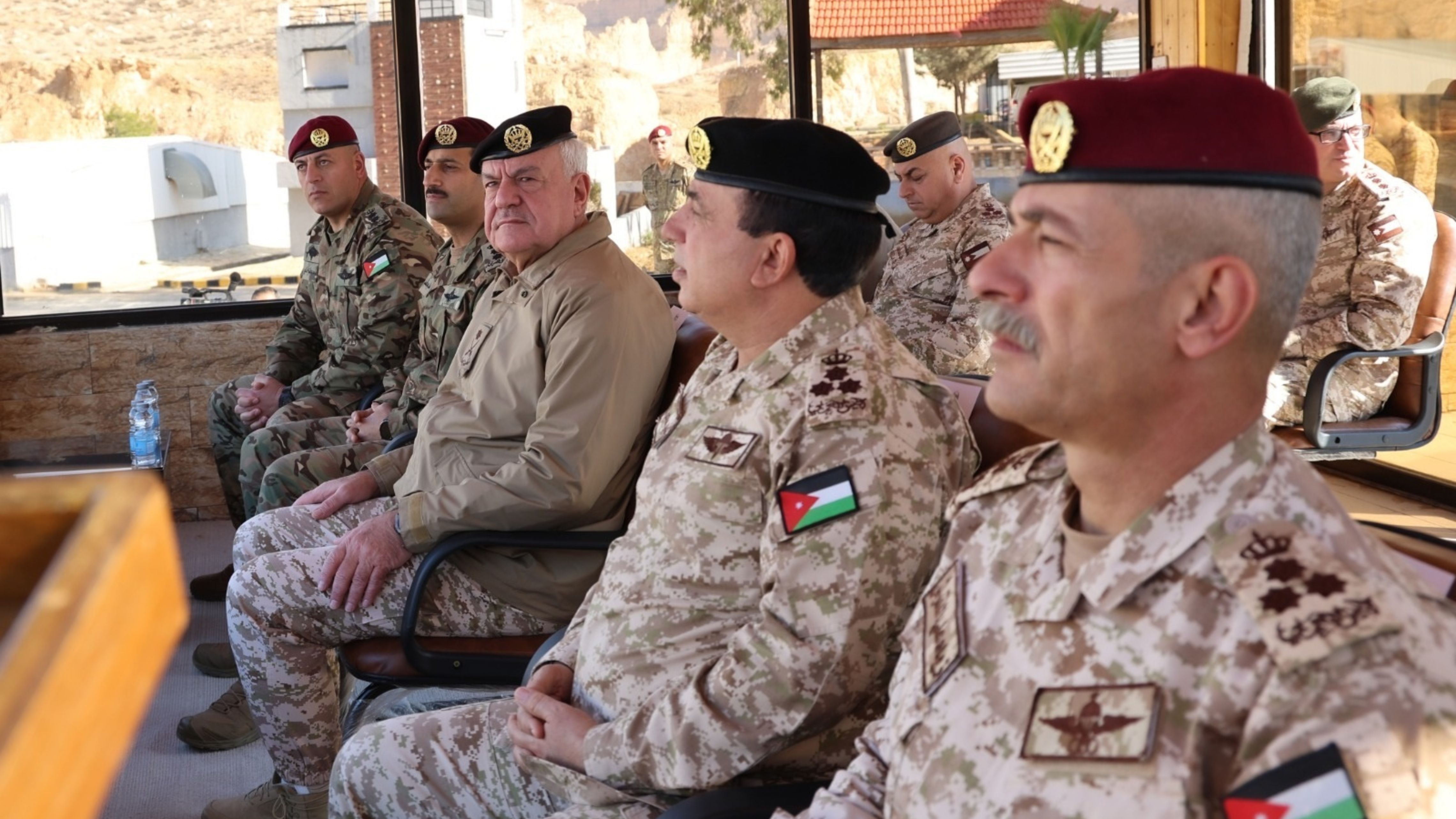  الحنيطي يرعى تخريج دورة مكافحة الإرهاب ويتابع تمريناً في القوات الخاصة