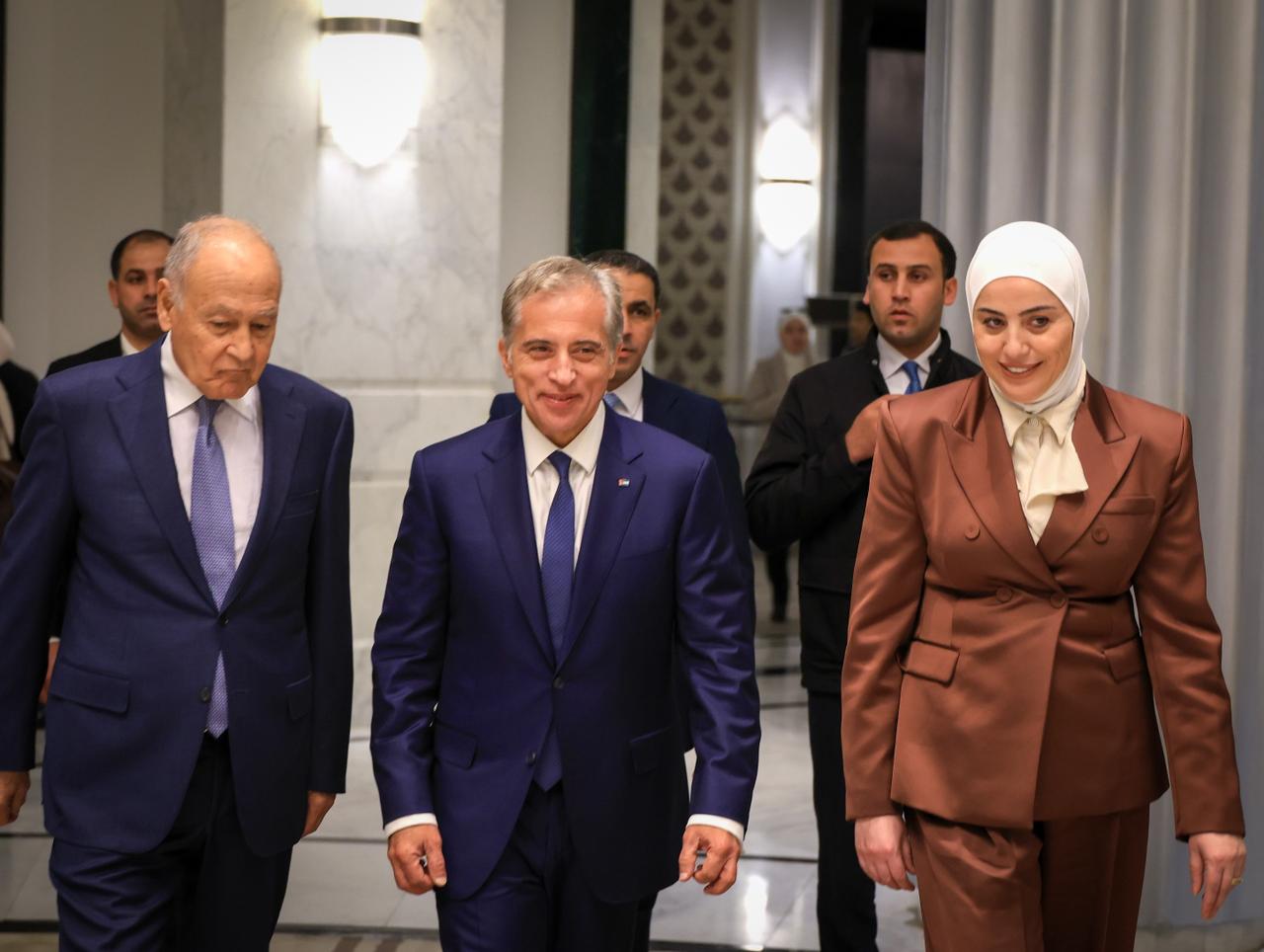 رئيس الوزراء يلتقي الأمين العام لجامعة الدول العربية