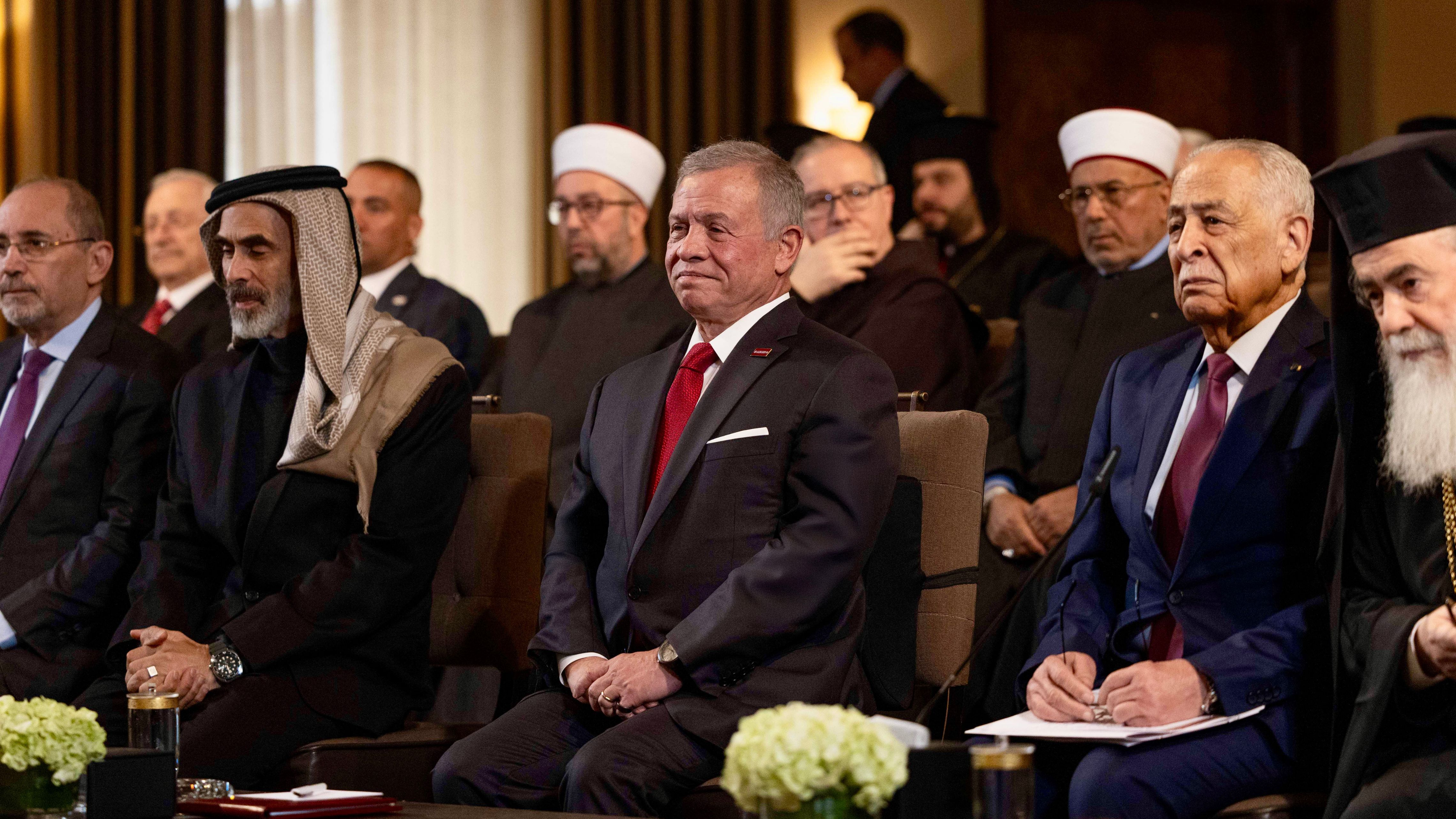 الملك يهنئ المسيحيين في الأردن وفلسطين والعالم بالأعياد المجيدة