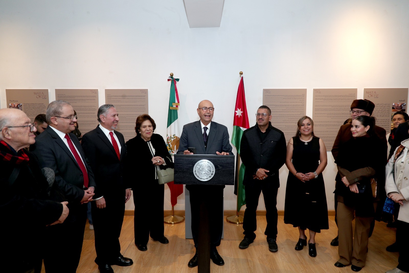 الأميرة وجدان ترعى افتتاح معرض الخزف الفني المكسيكي