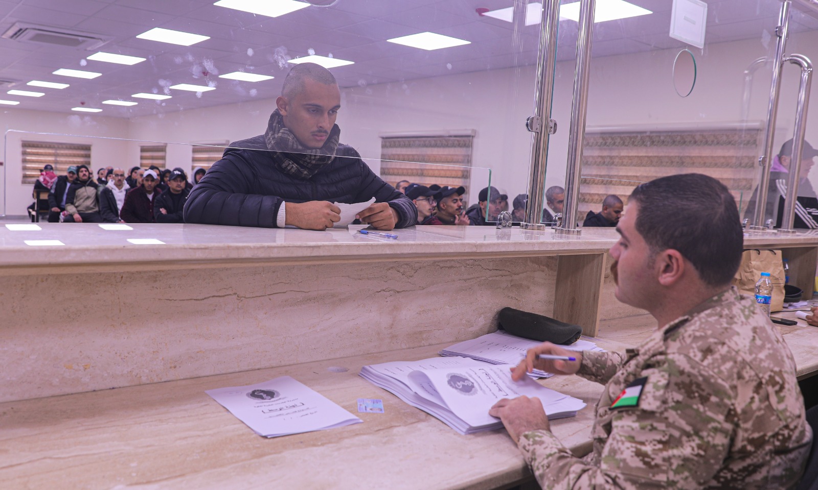 القوات المسلحة تبدأ بإجراء الفحوصات الطبية للمكلفين بخدمة العلم