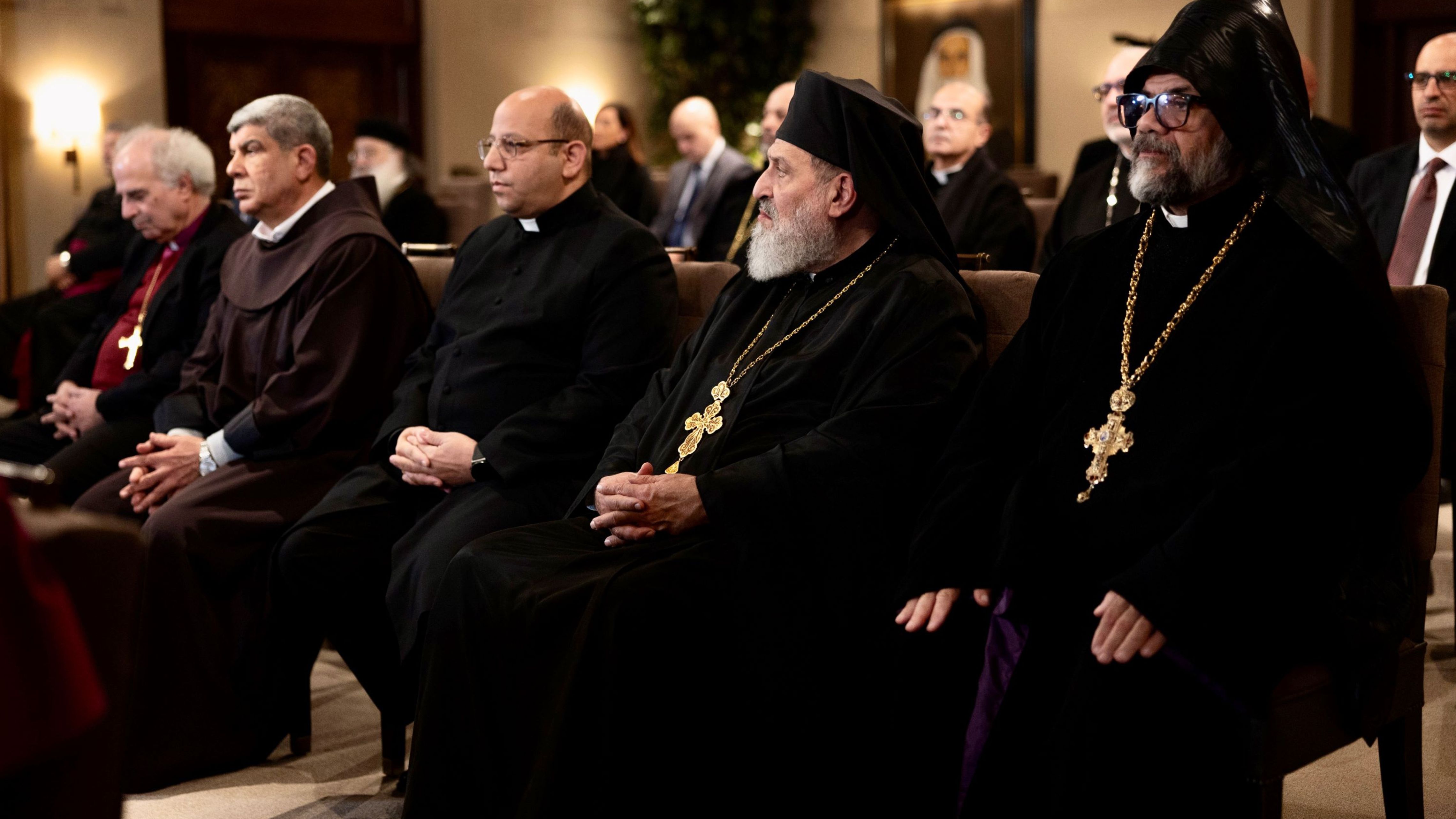 الملك يهنئ المسيحيين في الأردن وفلسطين والعالم بالأعياد المجيدة