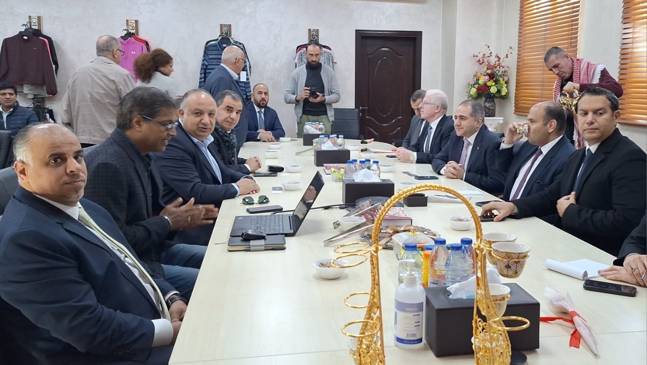 وزير الاستثمار يزور المتحدة للإبداع في الظليل الصناعية