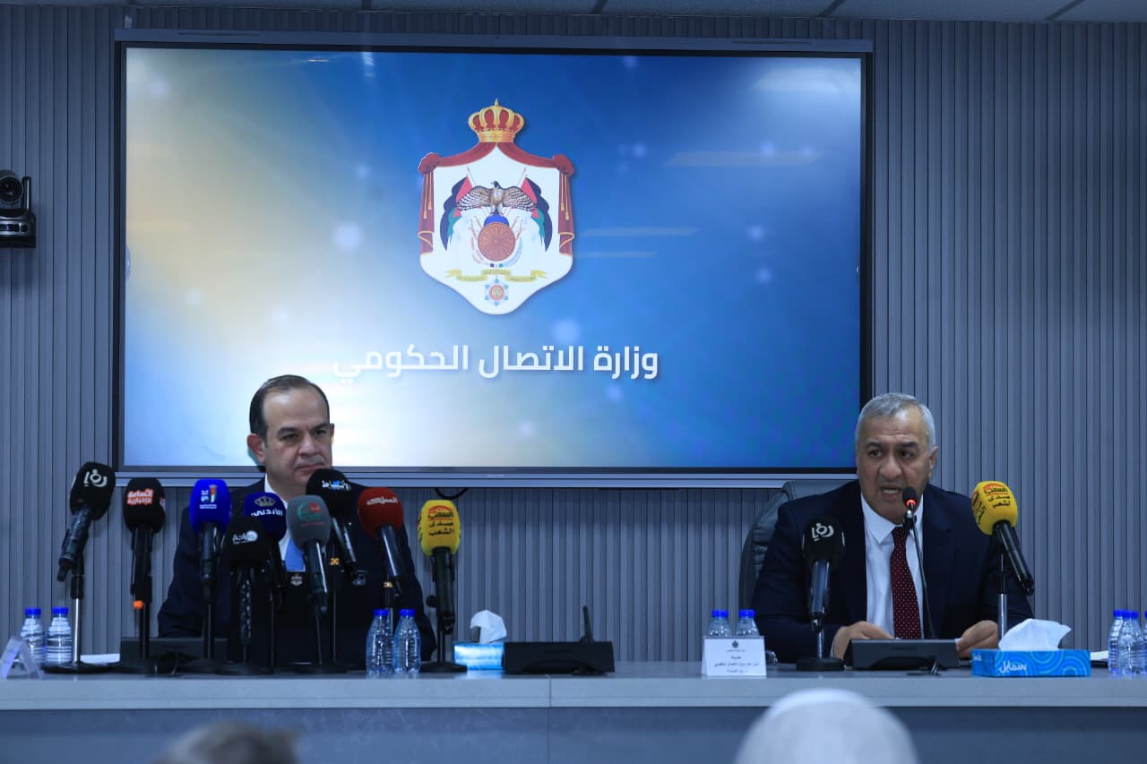 سميرات يؤكد أهمية تعزيز التحول الرقمي الحكومي وتطوير الخدمات الرقمية